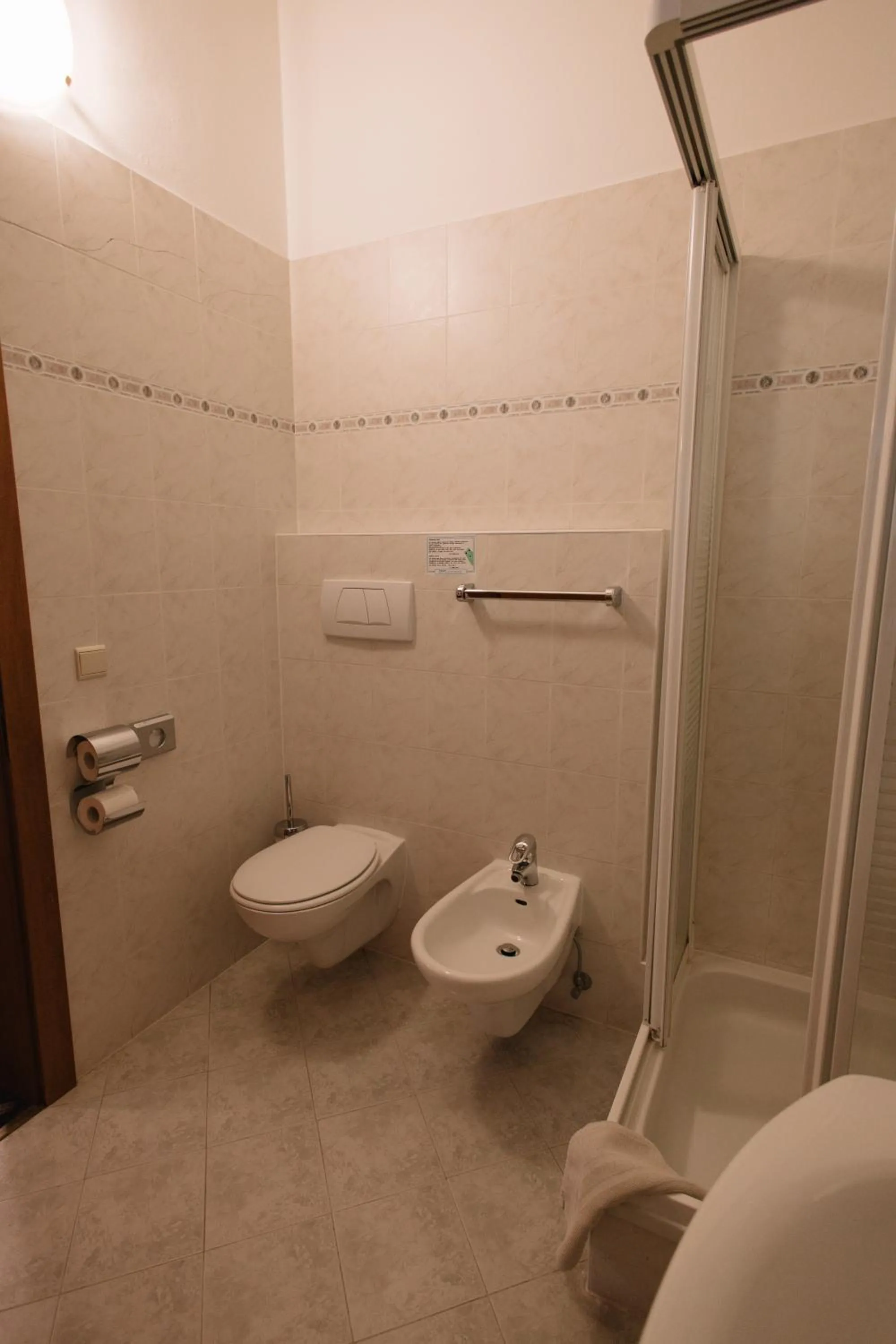 Shower in Hotel Marlingerhof