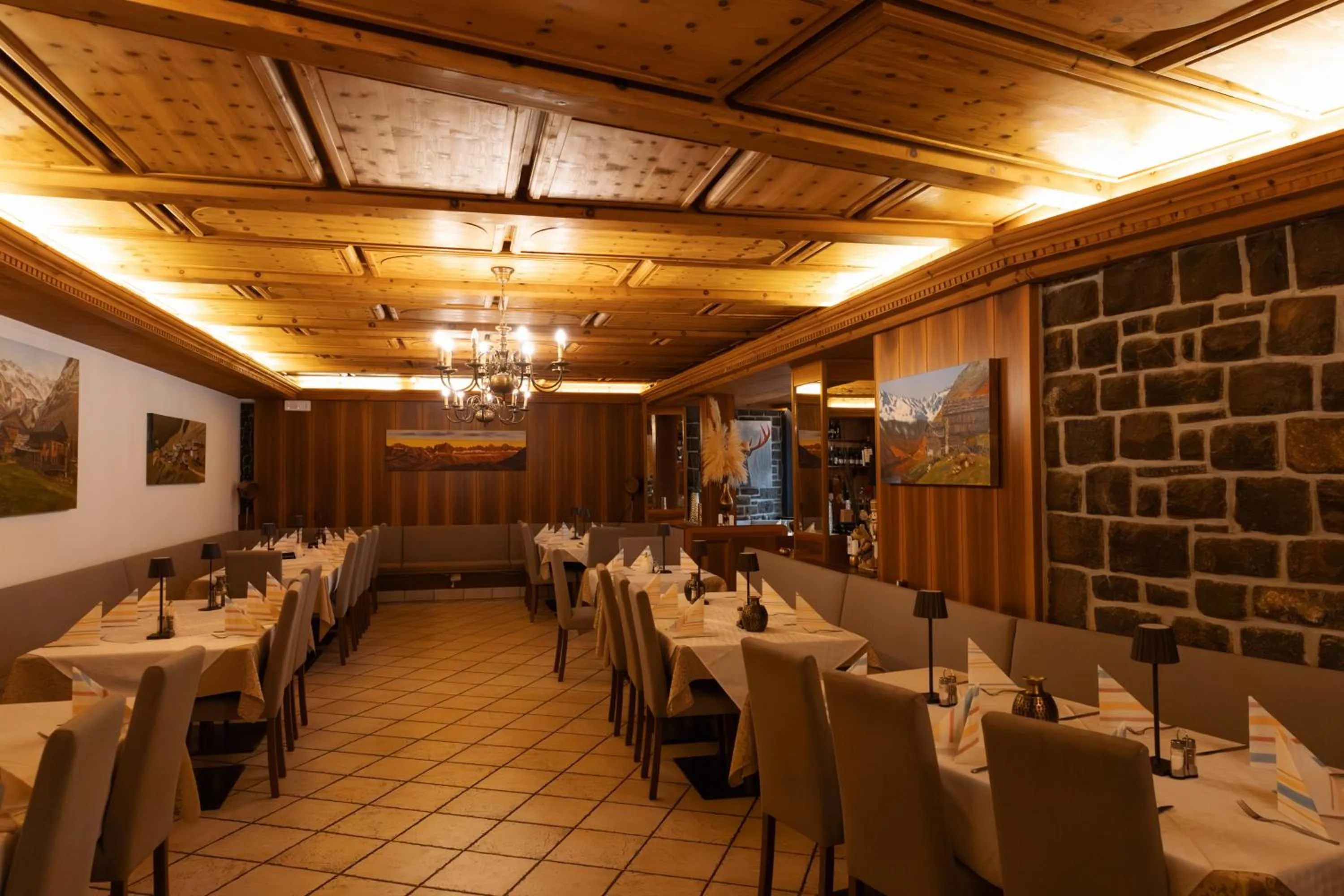 Restaurant/places to eat in Hotel Marlingerhof