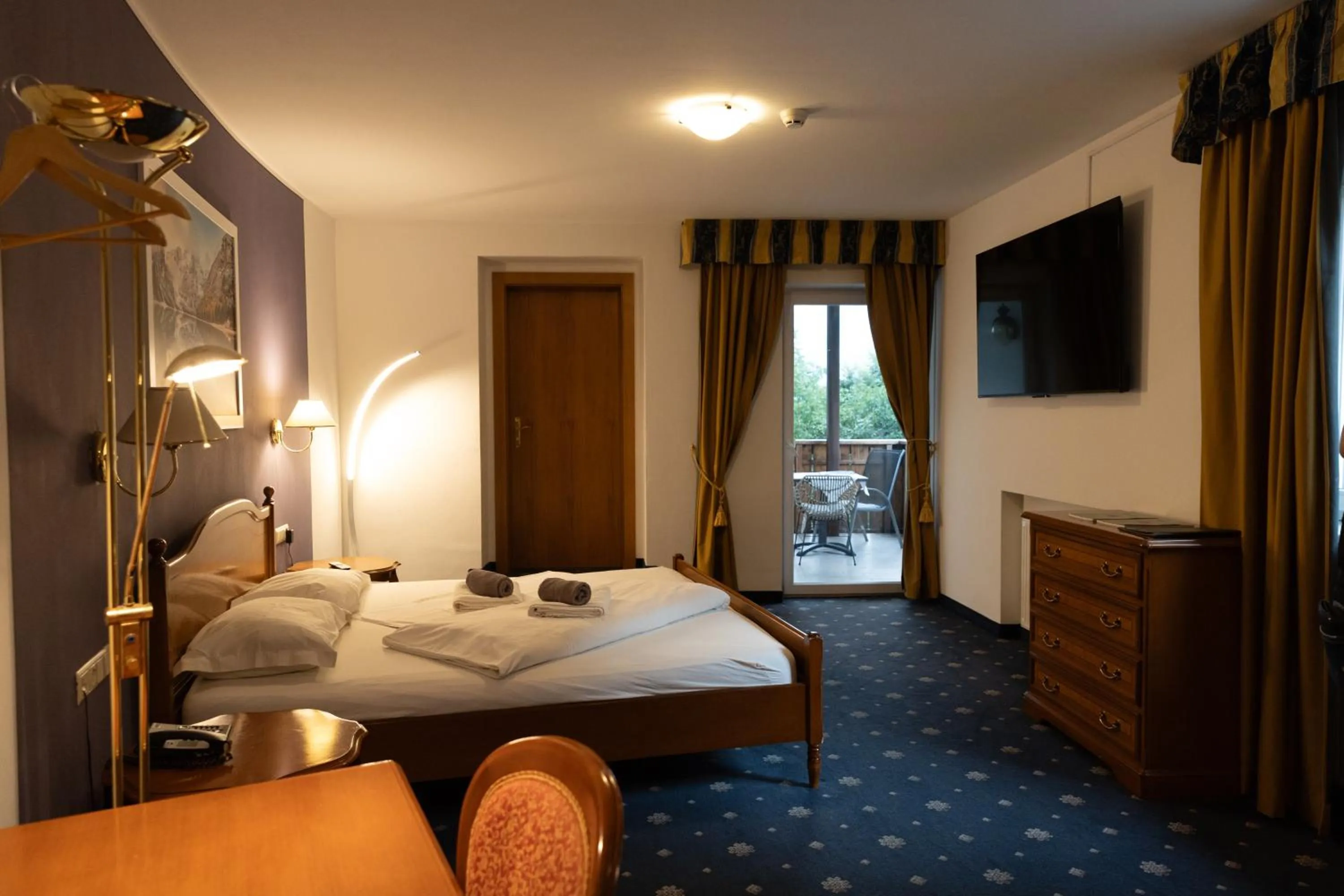 Bed in Hotel Marlingerhof