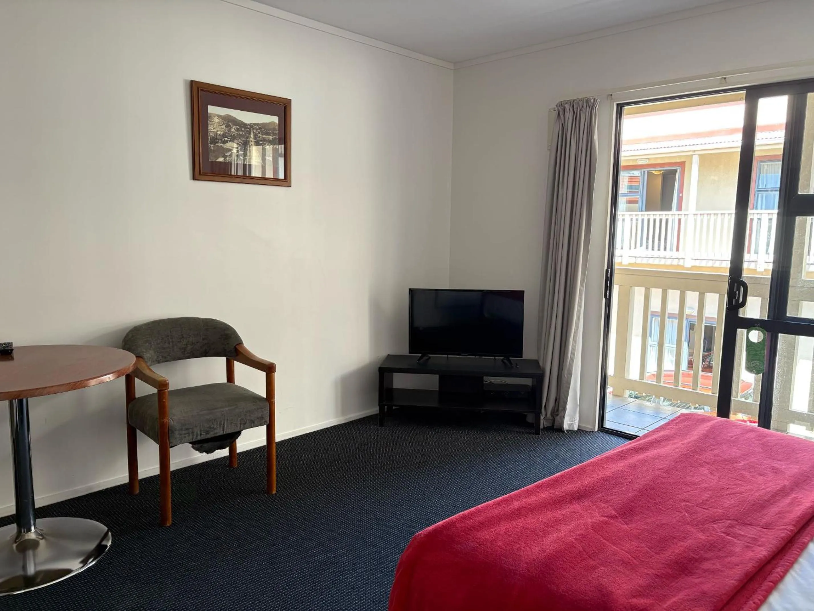 TV and multimedia, Bed in Ascot Motor Lodge