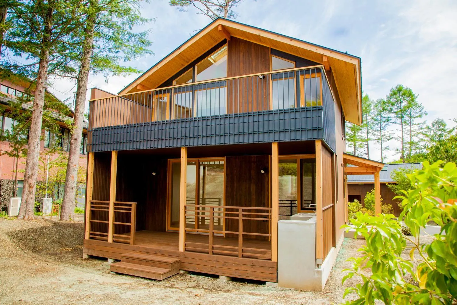 Property building in PICA Fujiyama