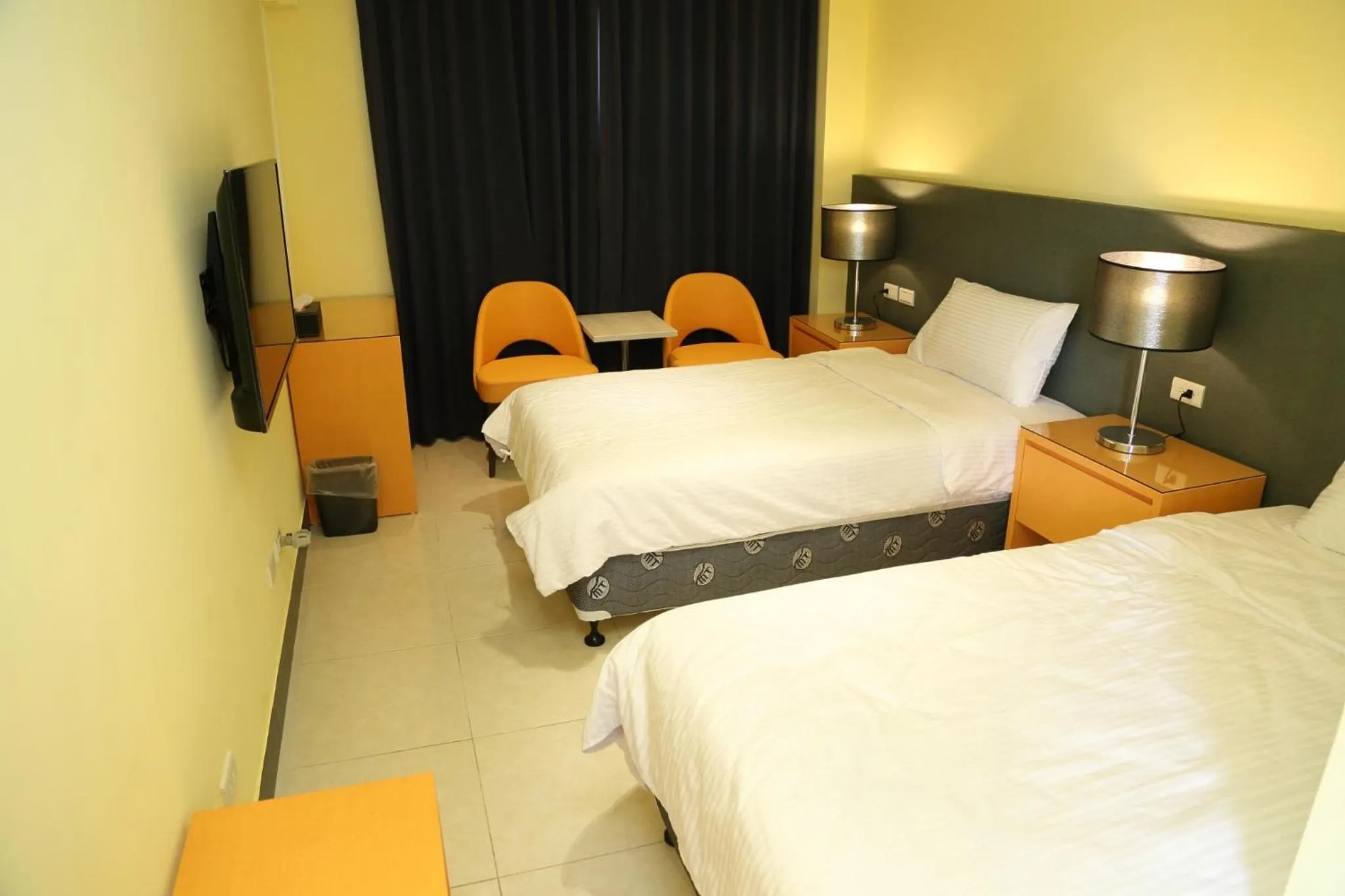 Bed in See Happiness