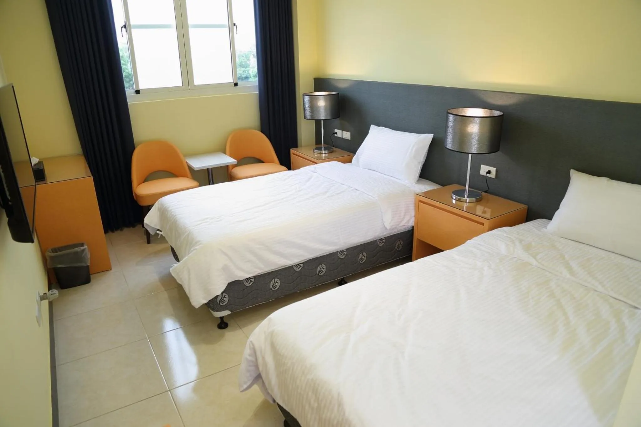 Bed in See Happiness