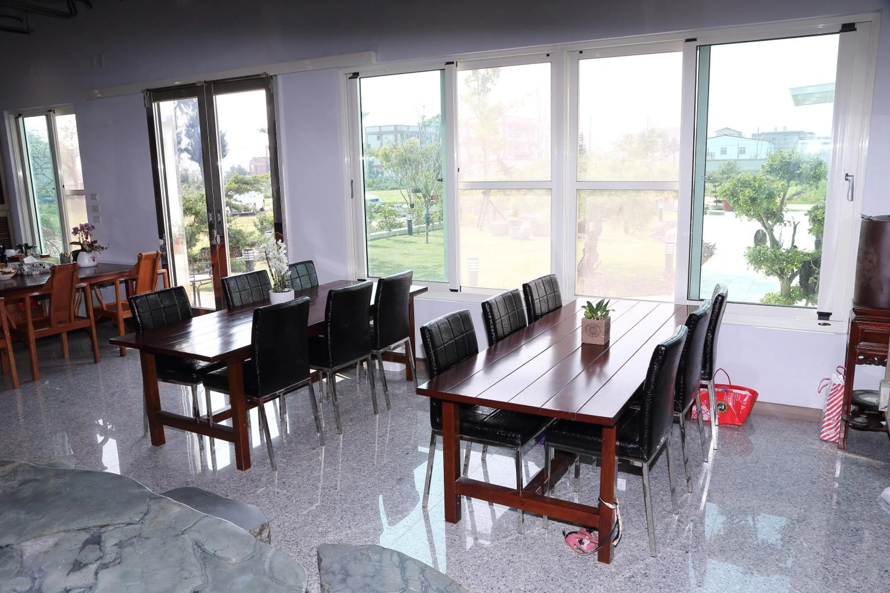 Restaurant/places to eat in See Happiness