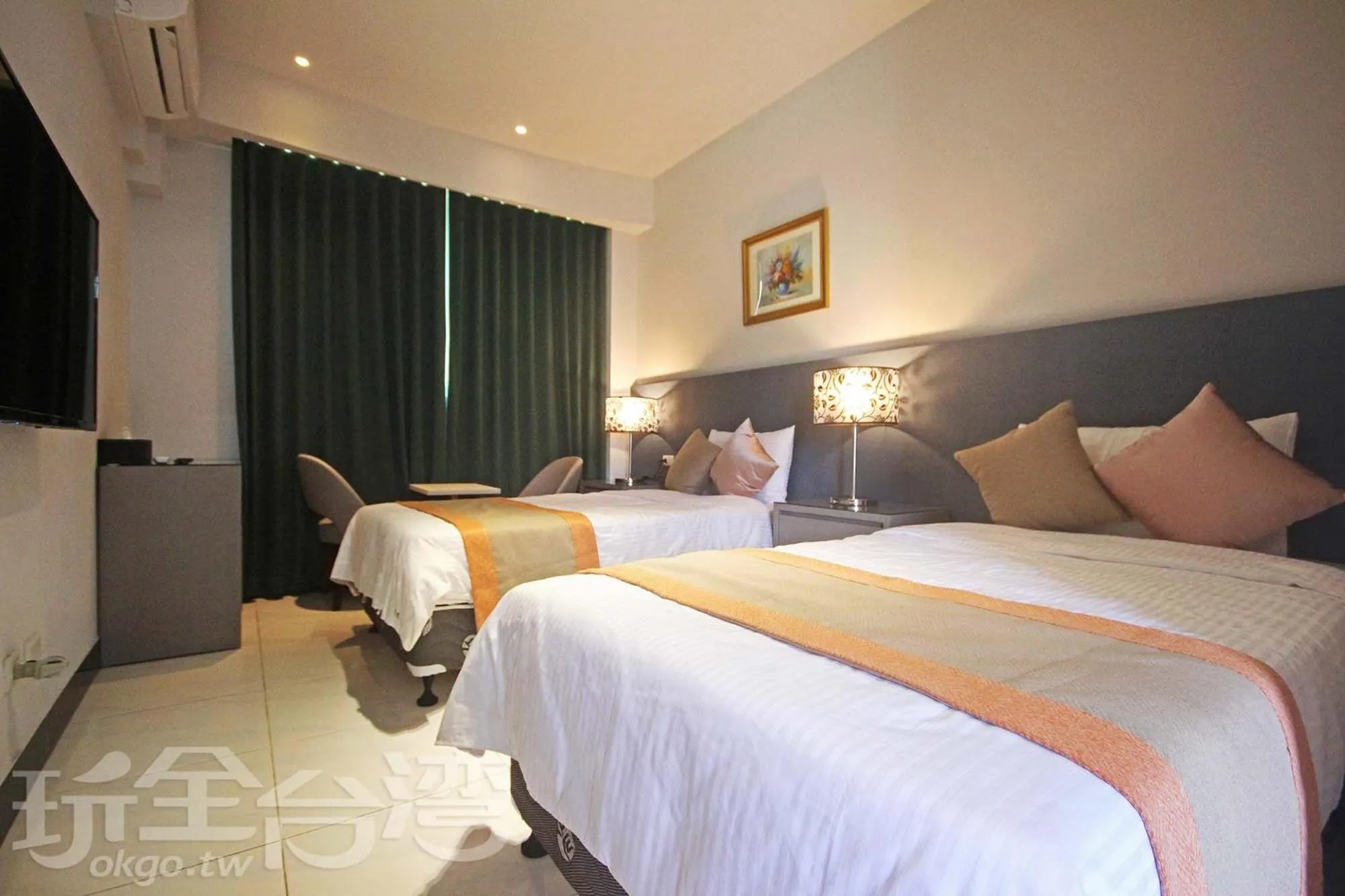 Bed in See Happiness