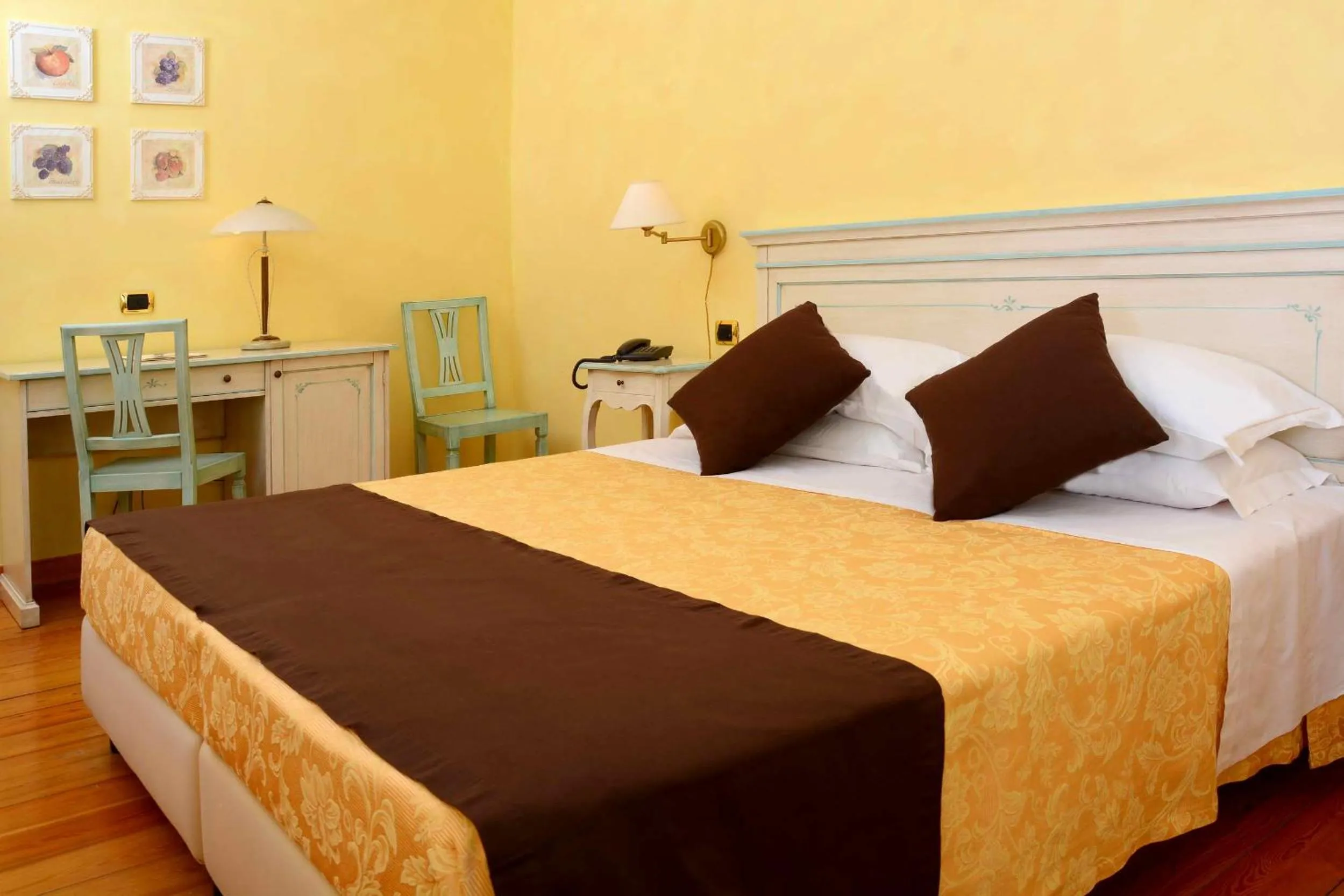 Bedroom, Bed in Albergo Dimora Storica Antica Hostelleria