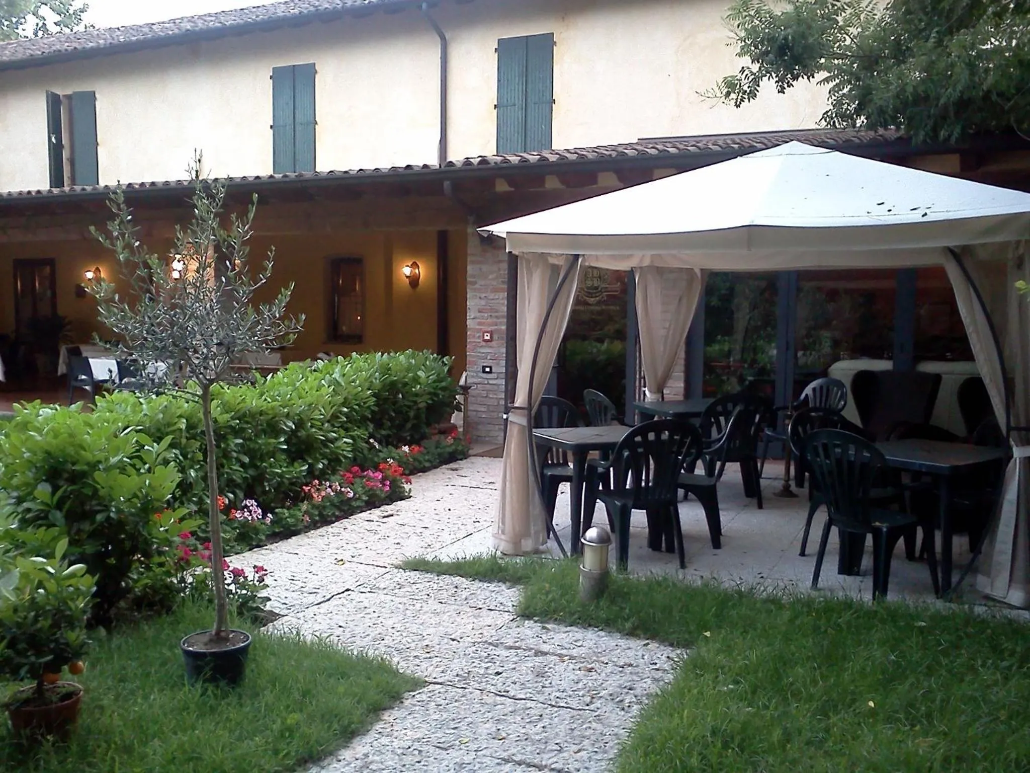 Garden in Albergo Dimora Storica Antica Hostelleria