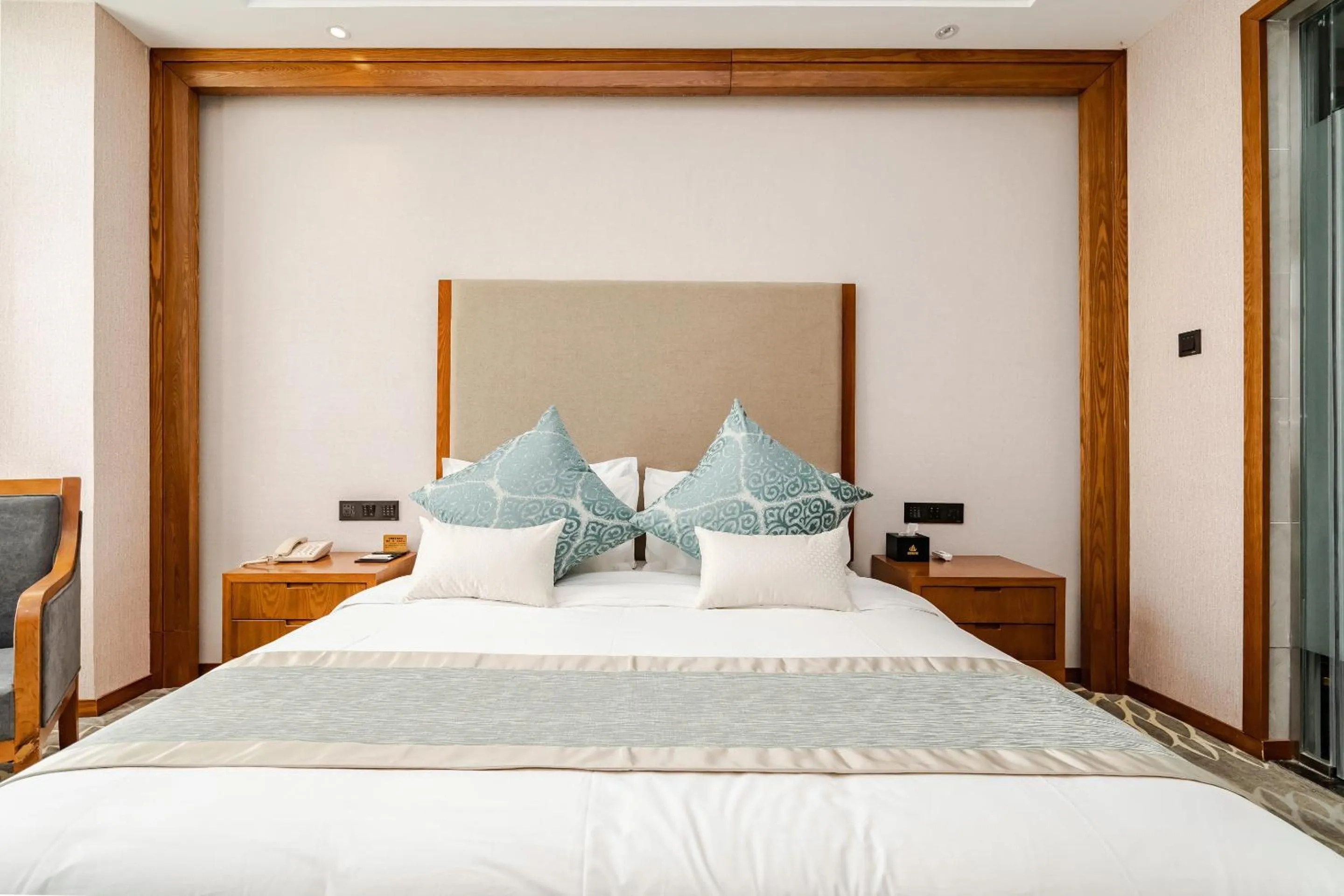 Bed in Fu Hua International Hotel Dunhuang