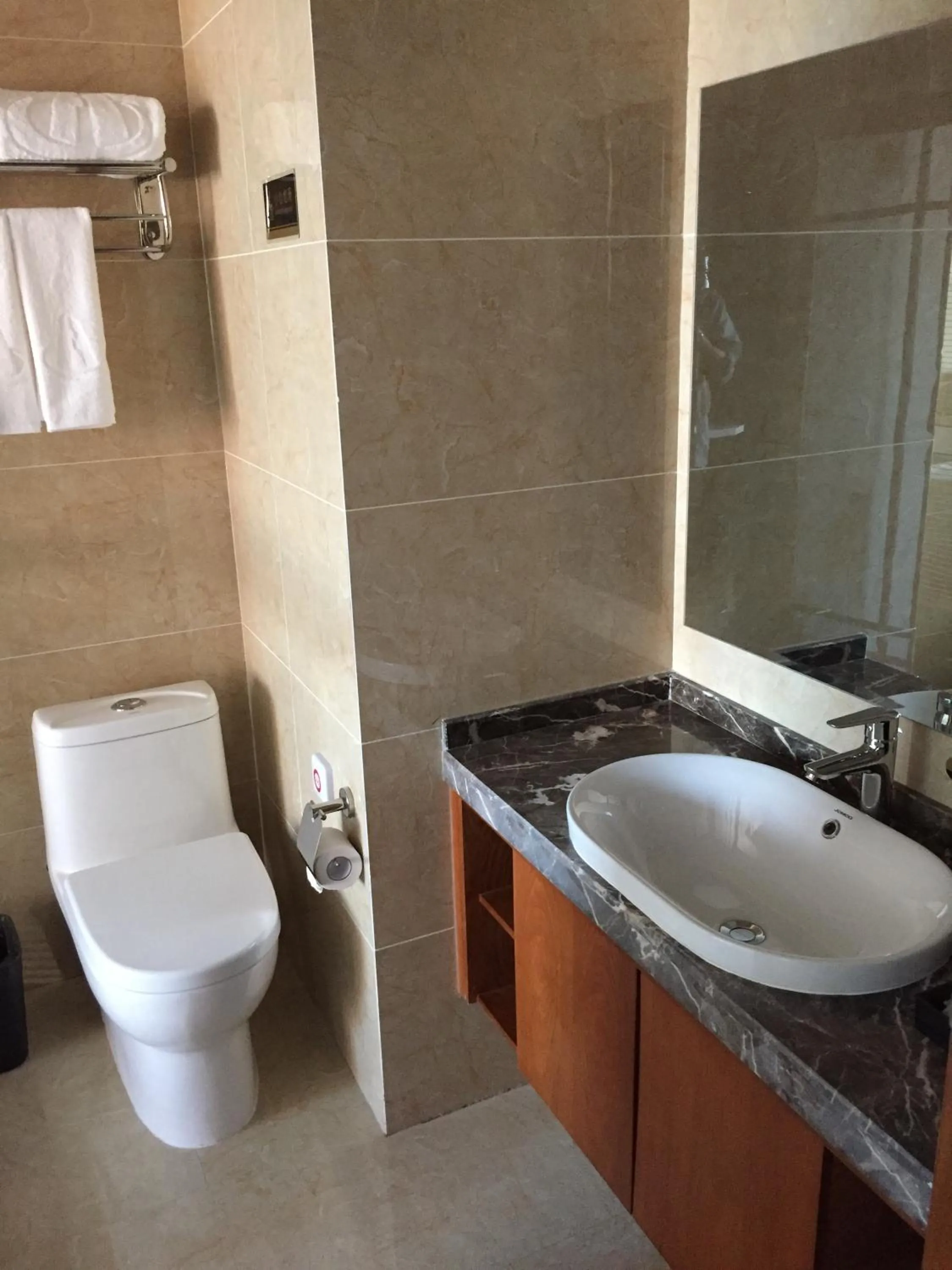 Toilet in Fu Hua International Hotel Dunhuang