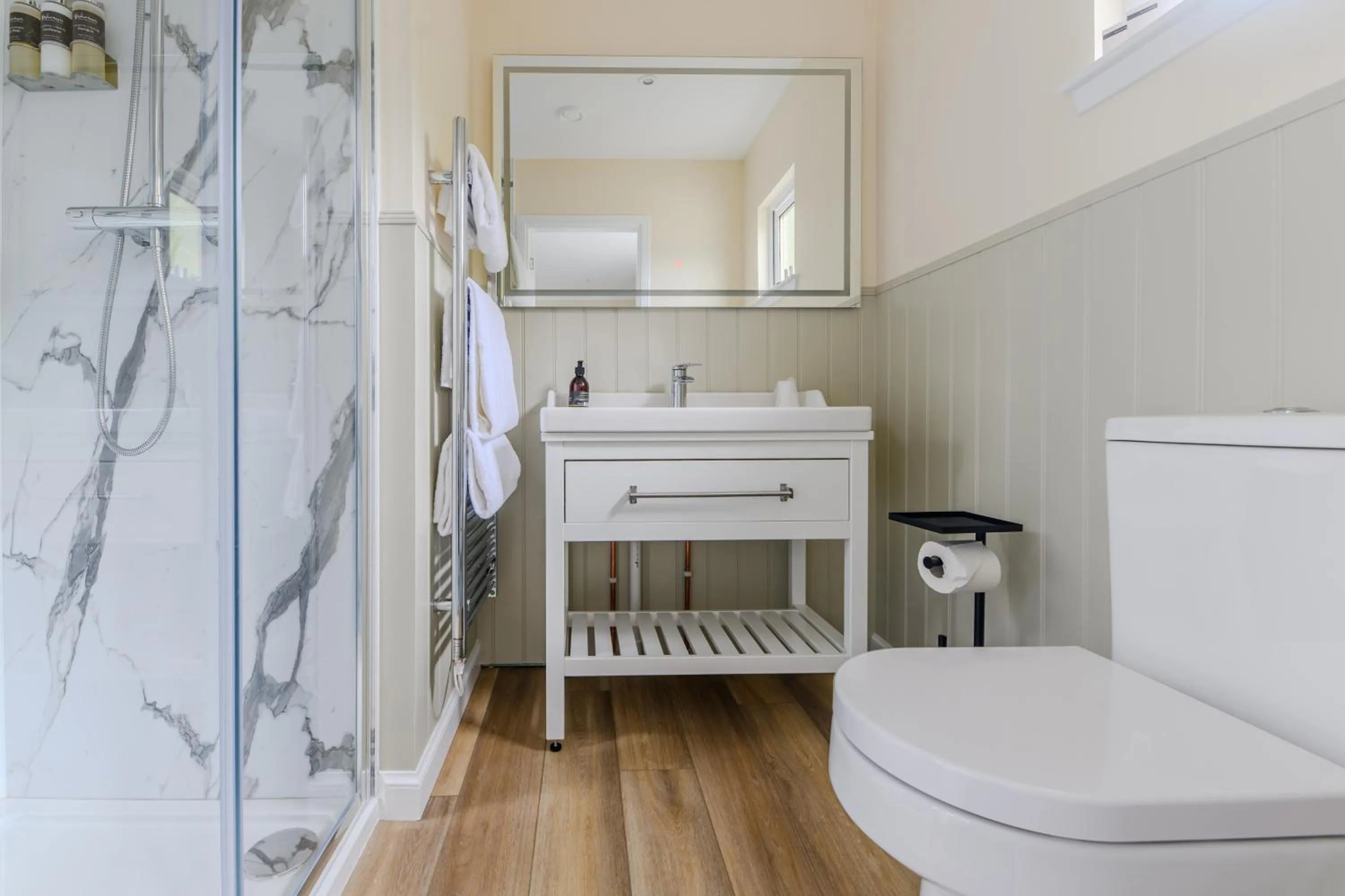 Bathroom in Loch Ness Clansman Hotel