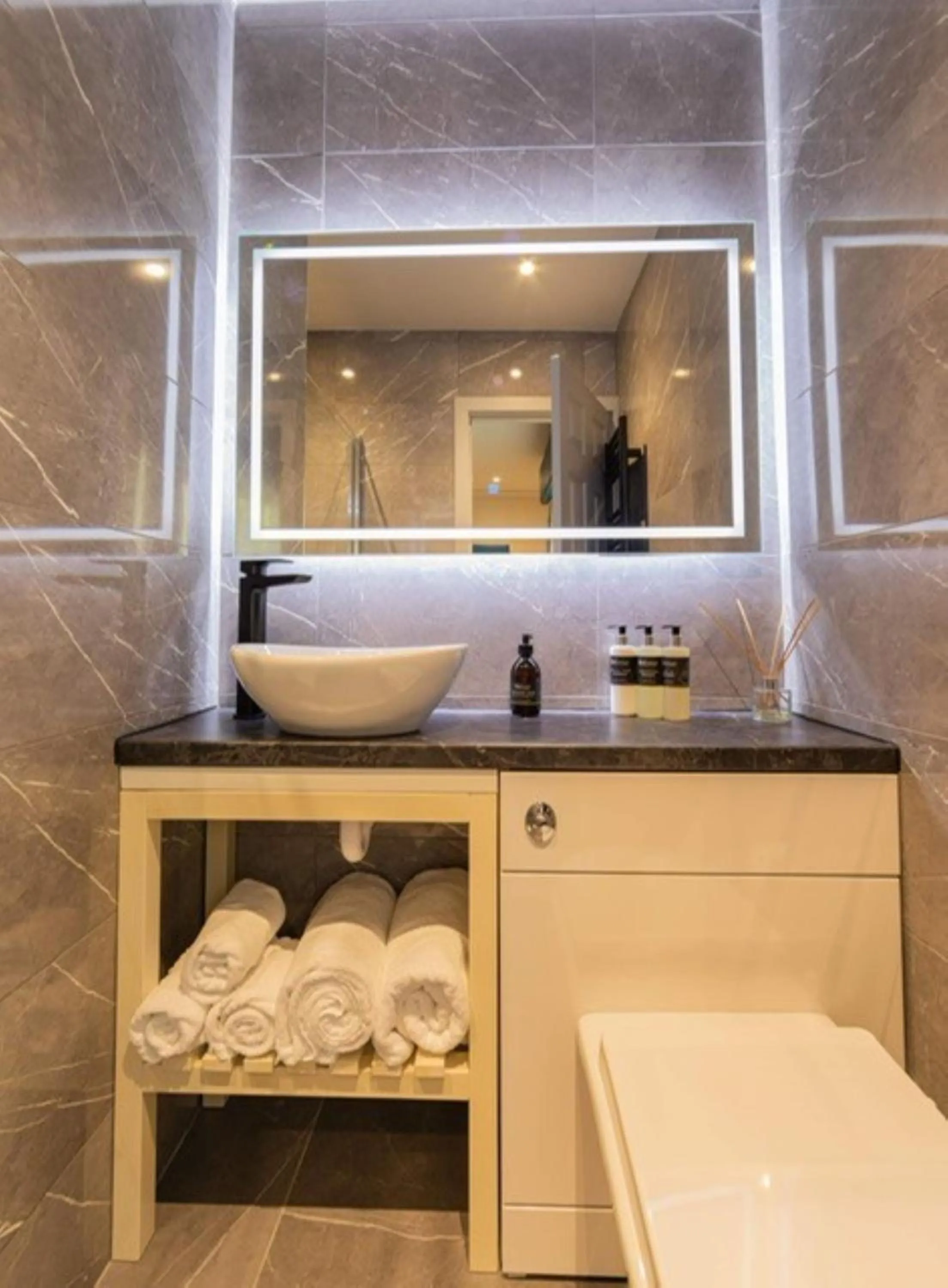 Shower in Loch Ness Clansman Hotel