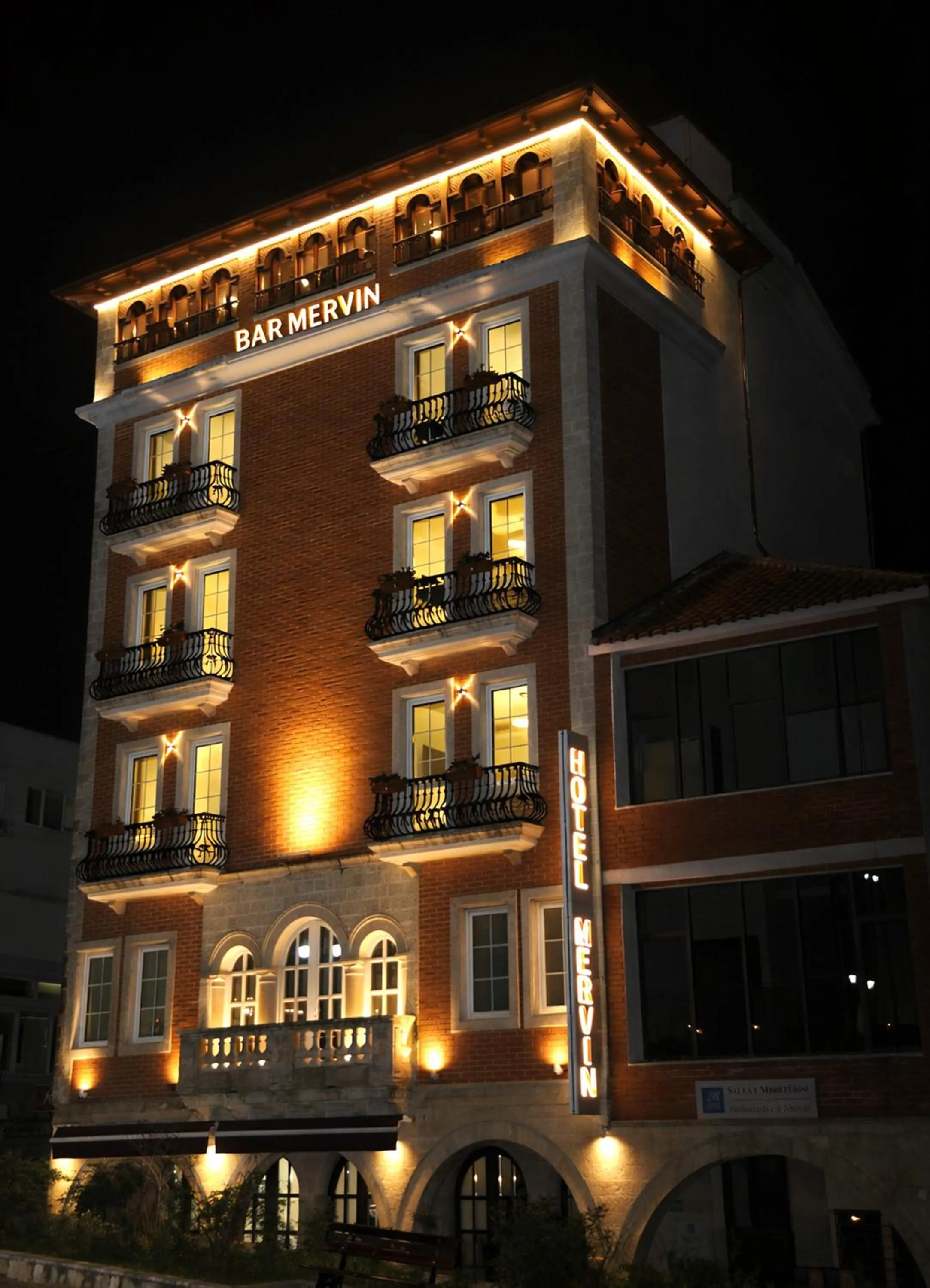 Property building in Mervin Hotel
