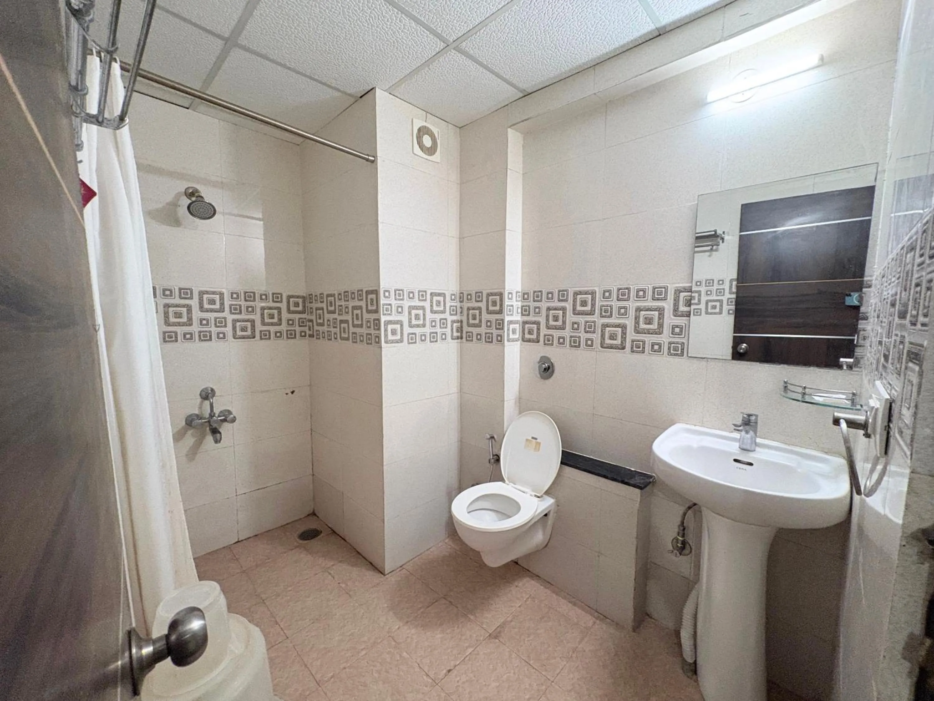 Bathroom in Hotel Windsor Castle Inn