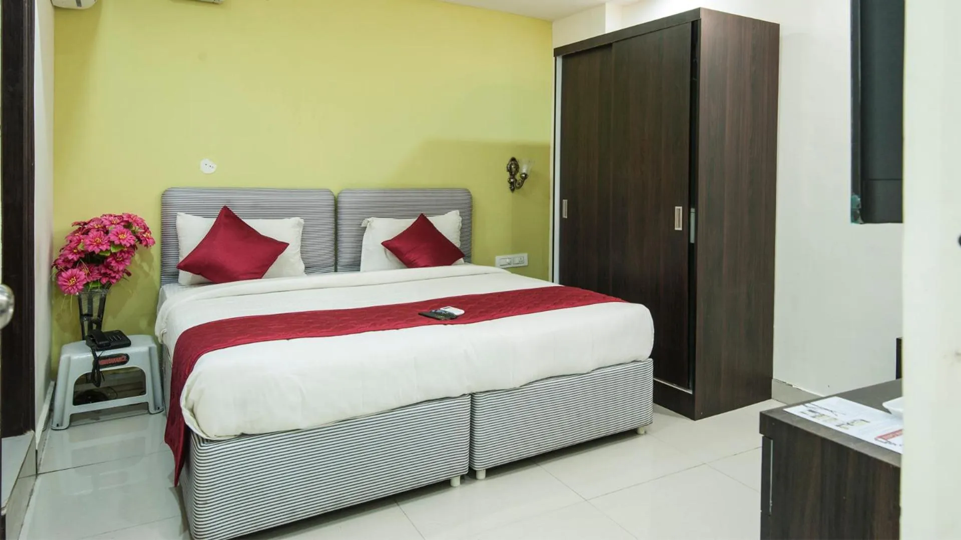 Bed in Hotel Windsor Castle Inn