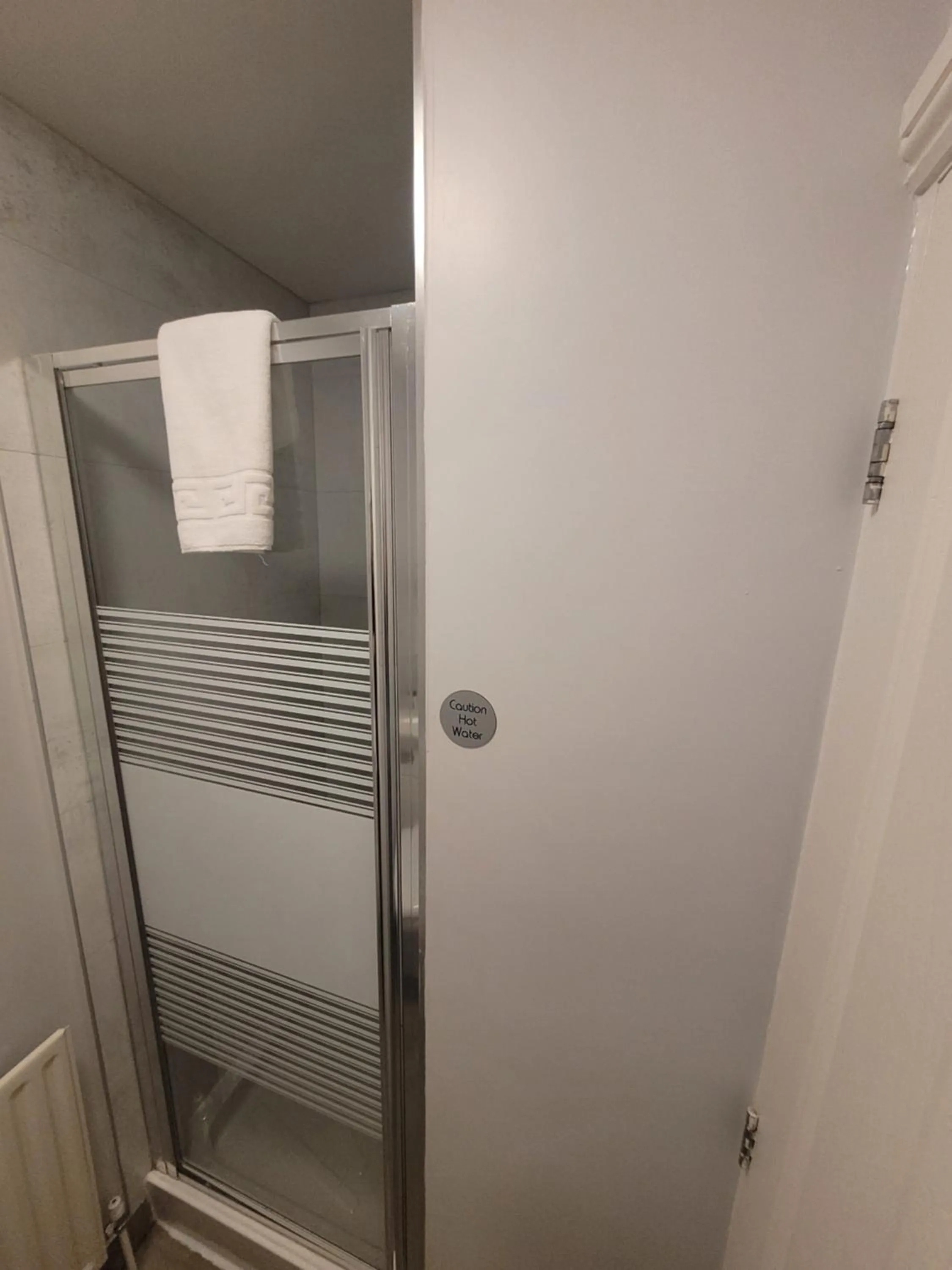 Shower in The Beeches Hotel & Leisure Club