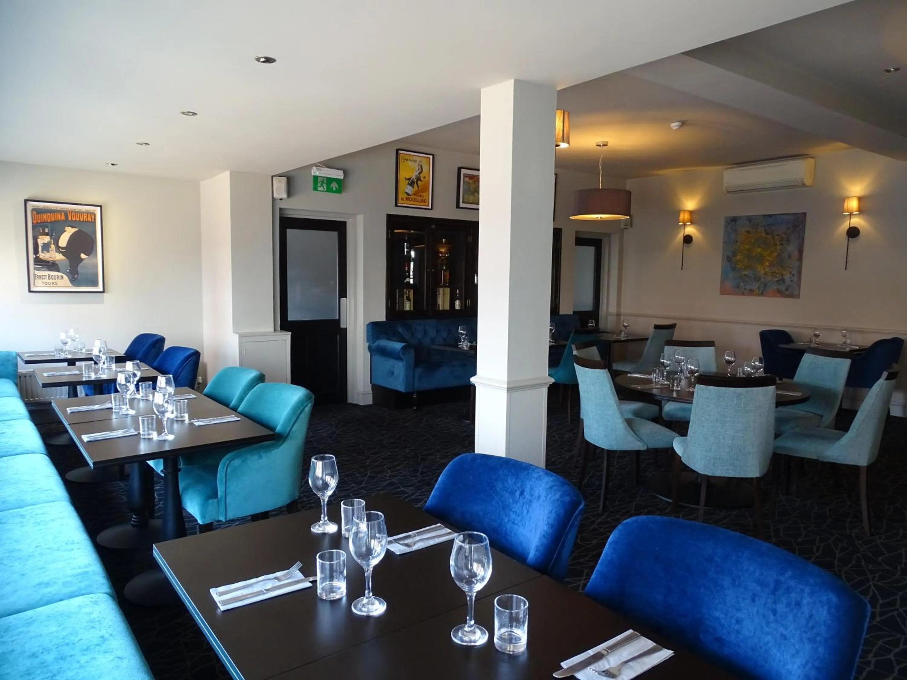 Restaurant/places to eat in The Beeches Hotel & Leisure Club