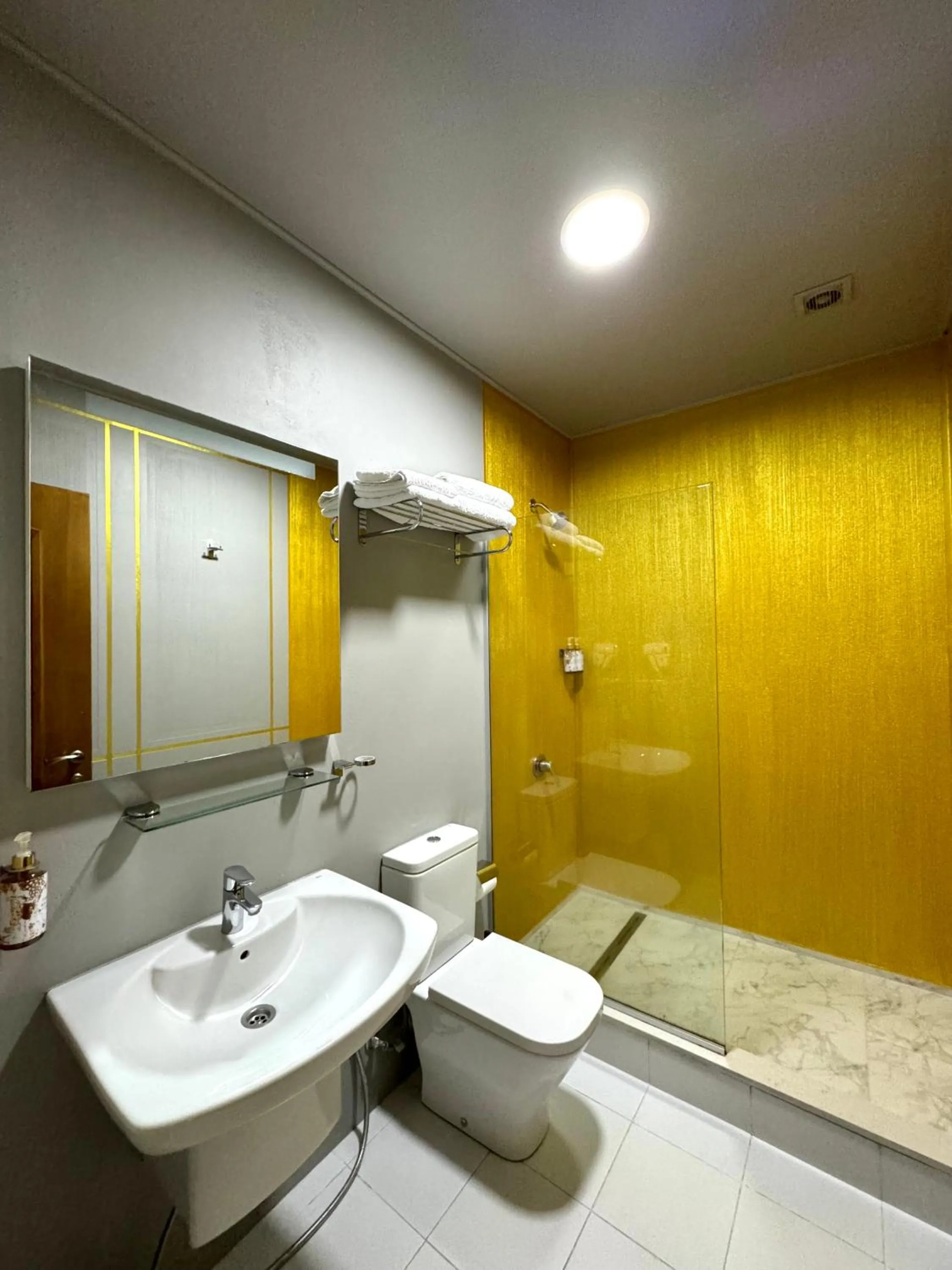 Shower in Boutique Hotel O. Galogre