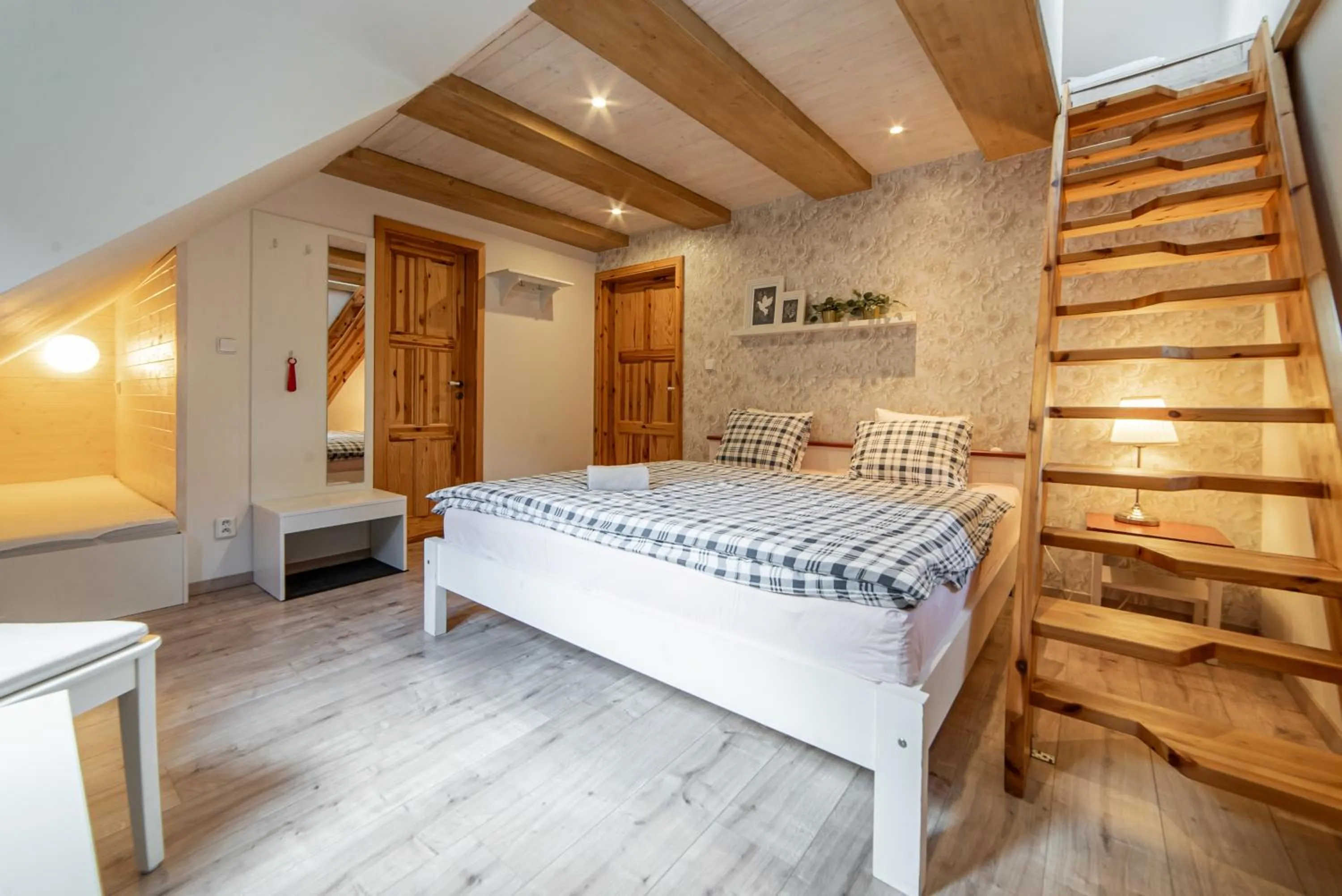 Bed in Hamr Divci Kamen