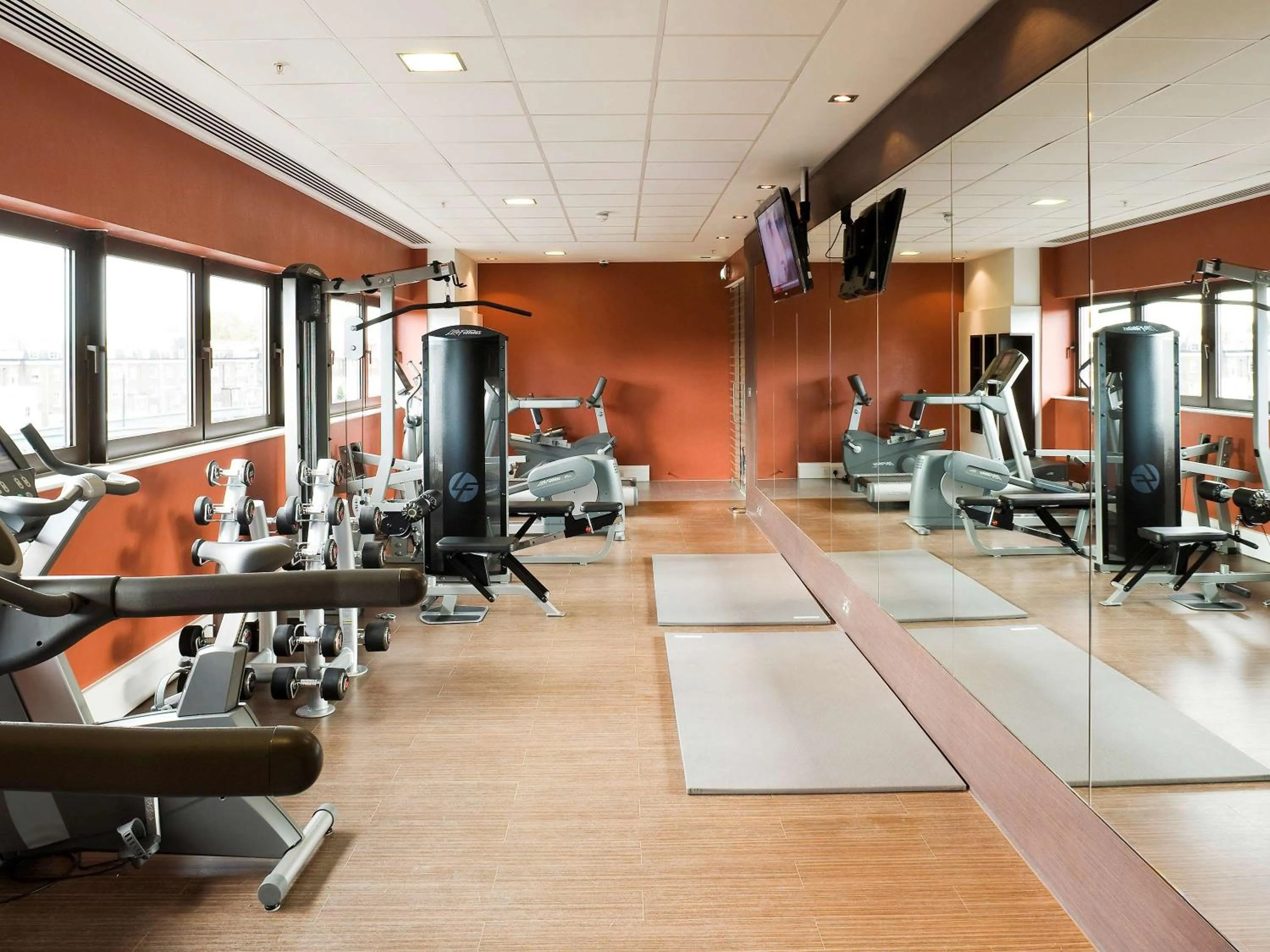Fitness centre/facilities in Novotel London Paddington