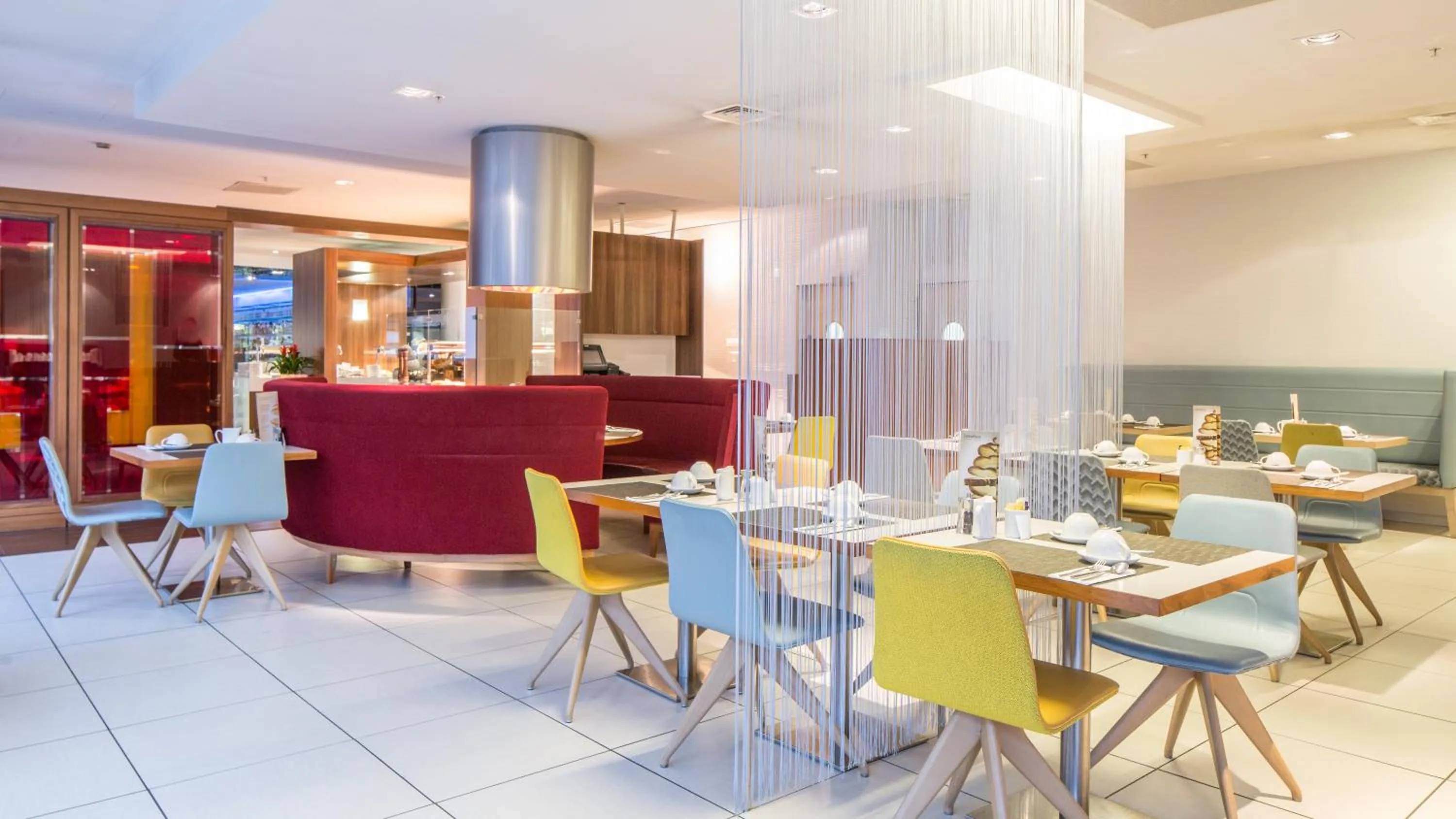 Restaurant/places to eat in Novotel London Paddington