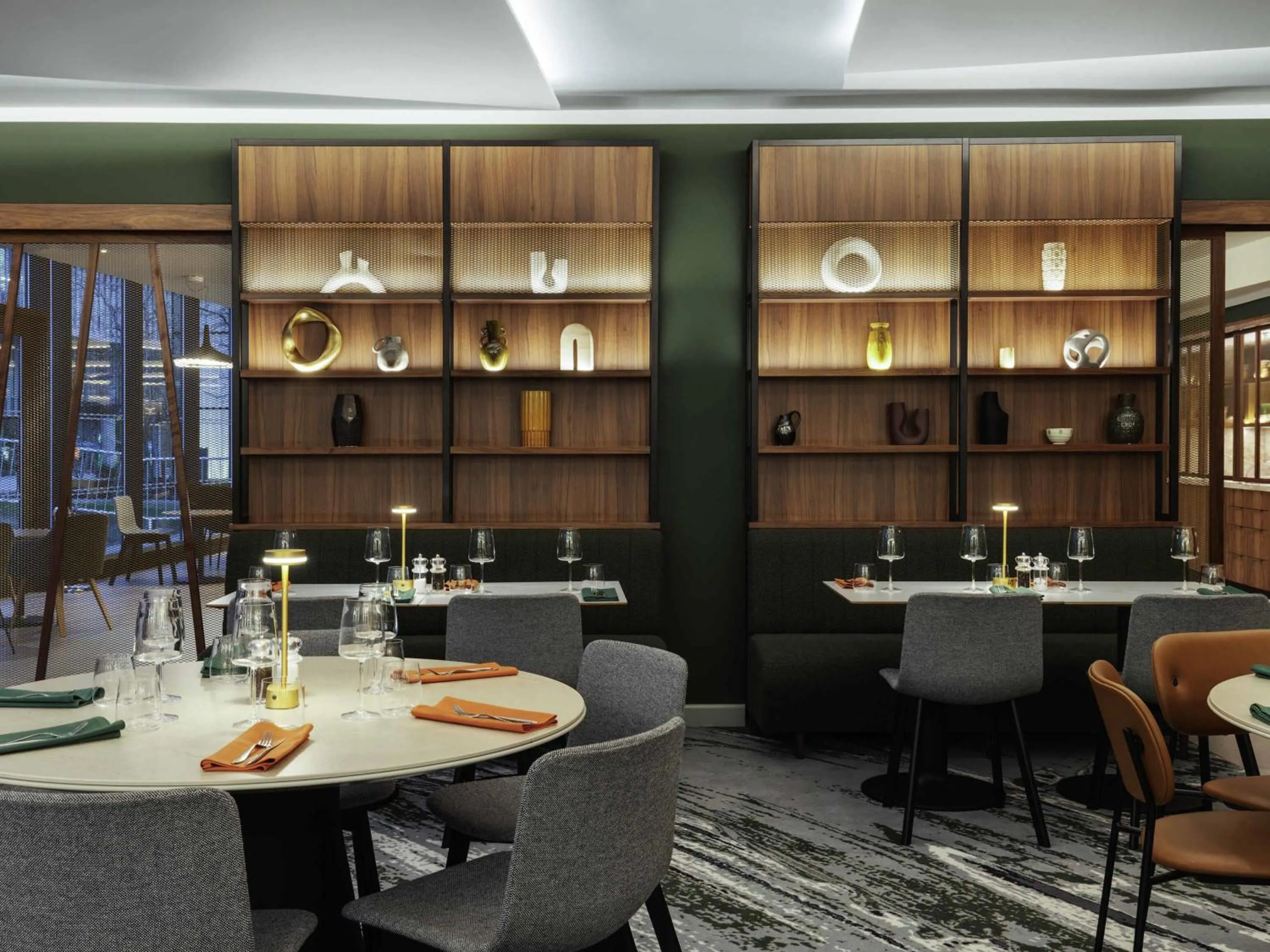 Restaurant/places to eat in Novotel London Paddington