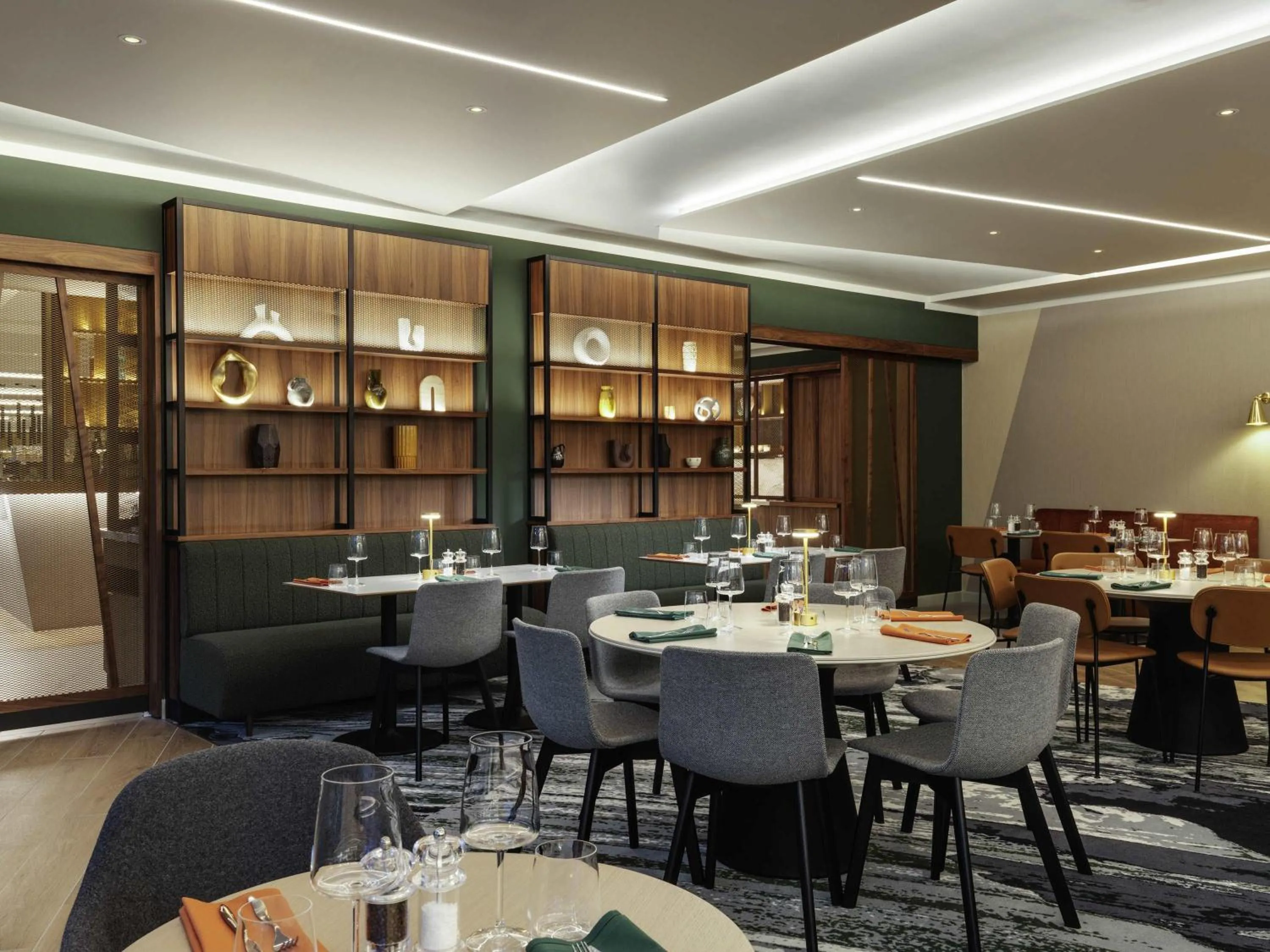 Restaurant/places to eat in Novotel London Paddington