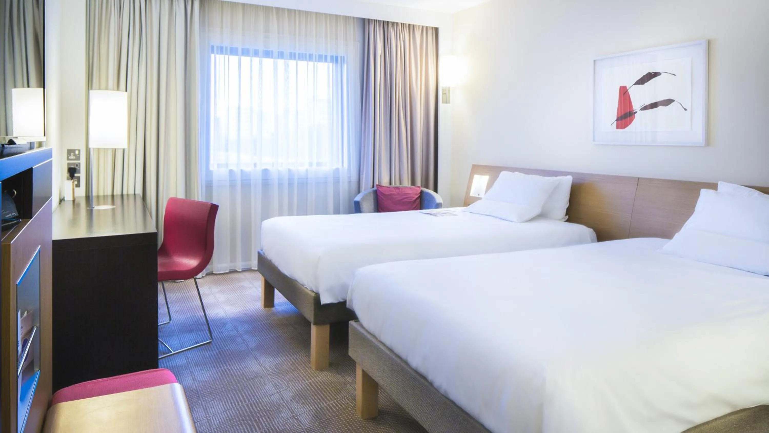 Photo of the whole room, Bed in Novotel London Paddington