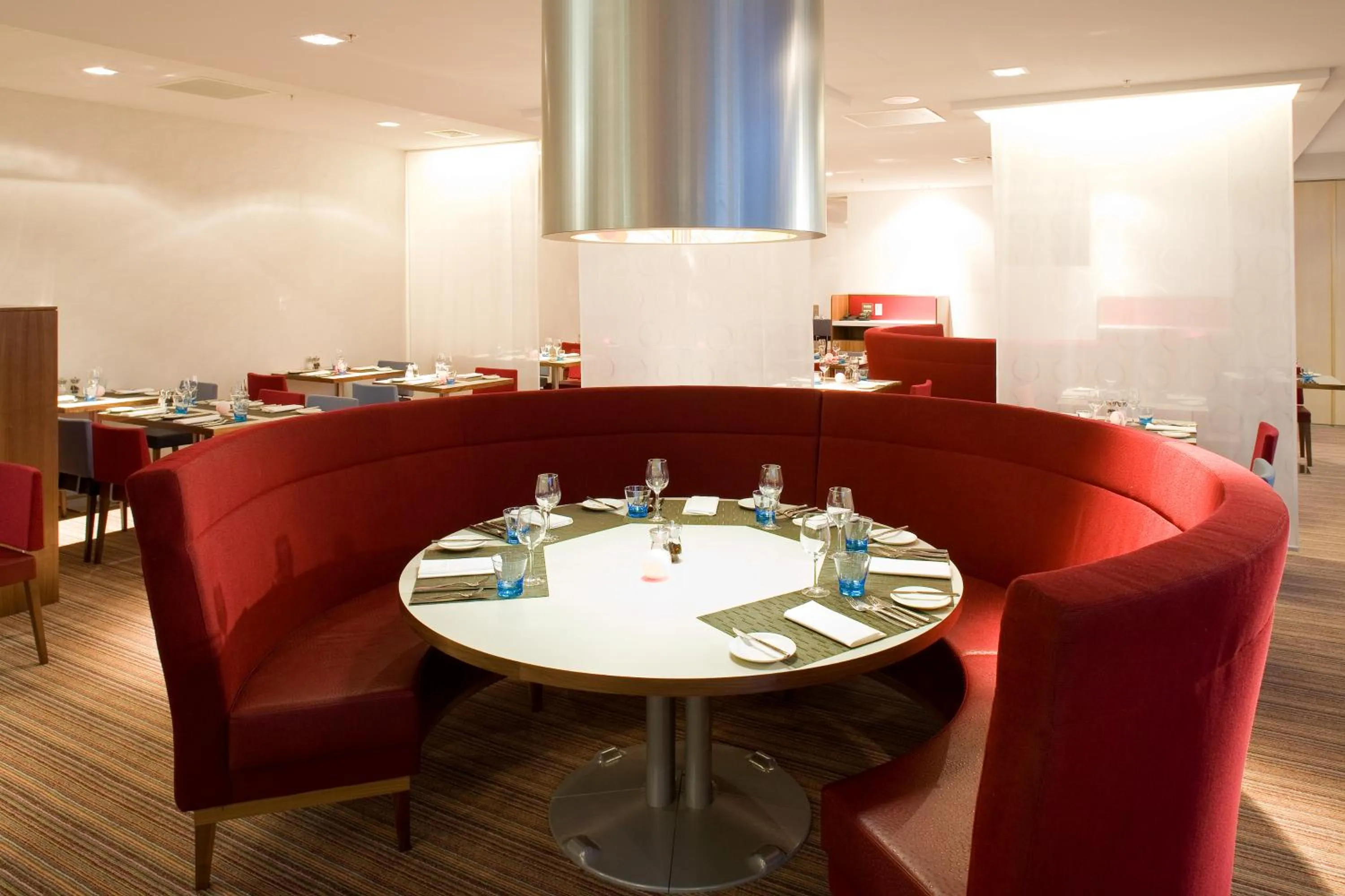 Restaurant/places to eat in Novotel London Paddington