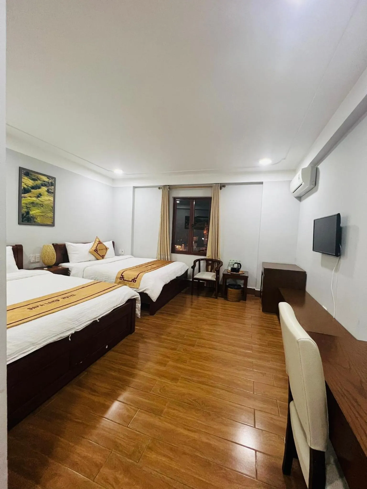 Photo of the whole room, Bed in Sapa Land Hotel