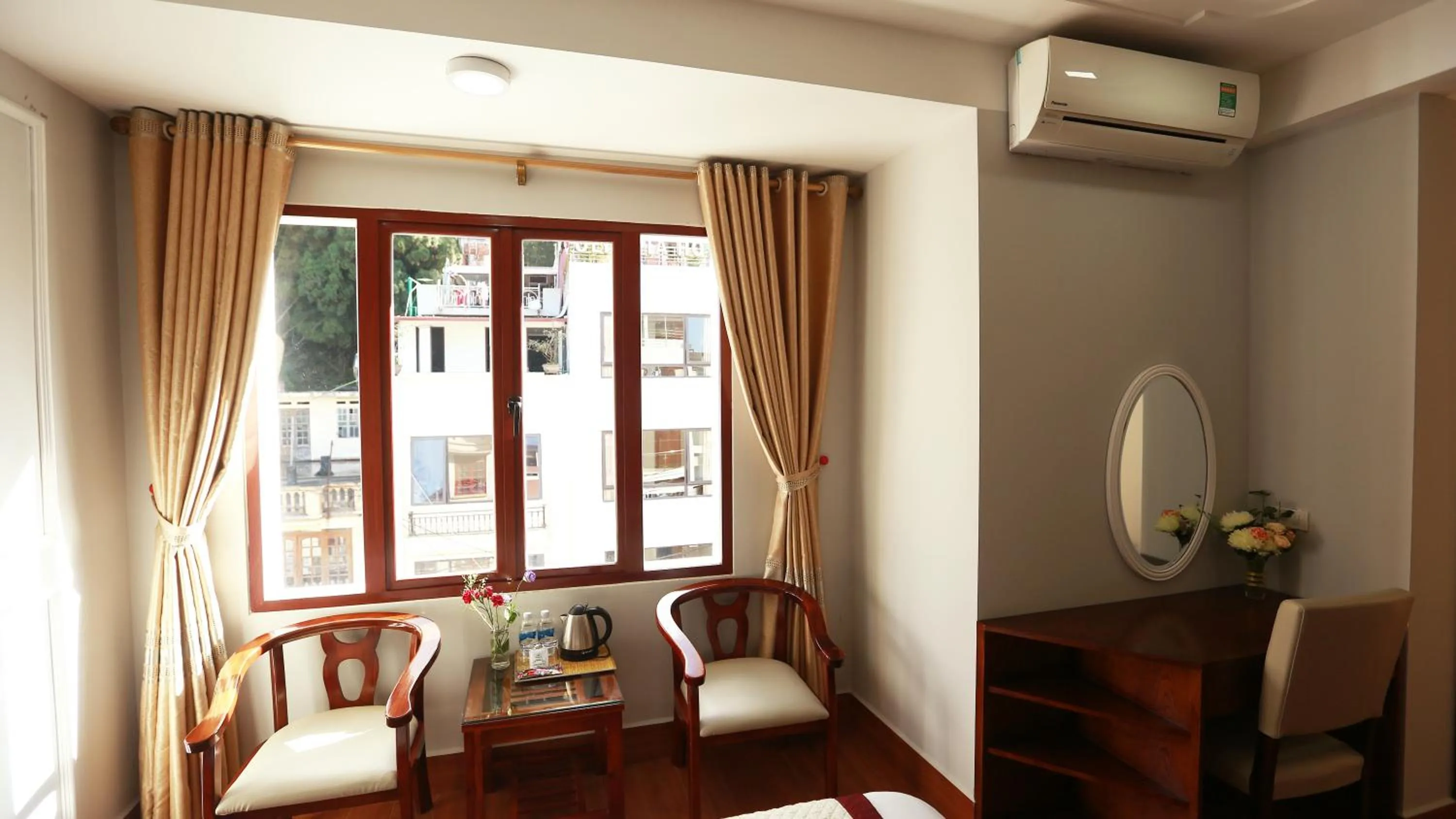 Seating area in Sapa Land Hotel