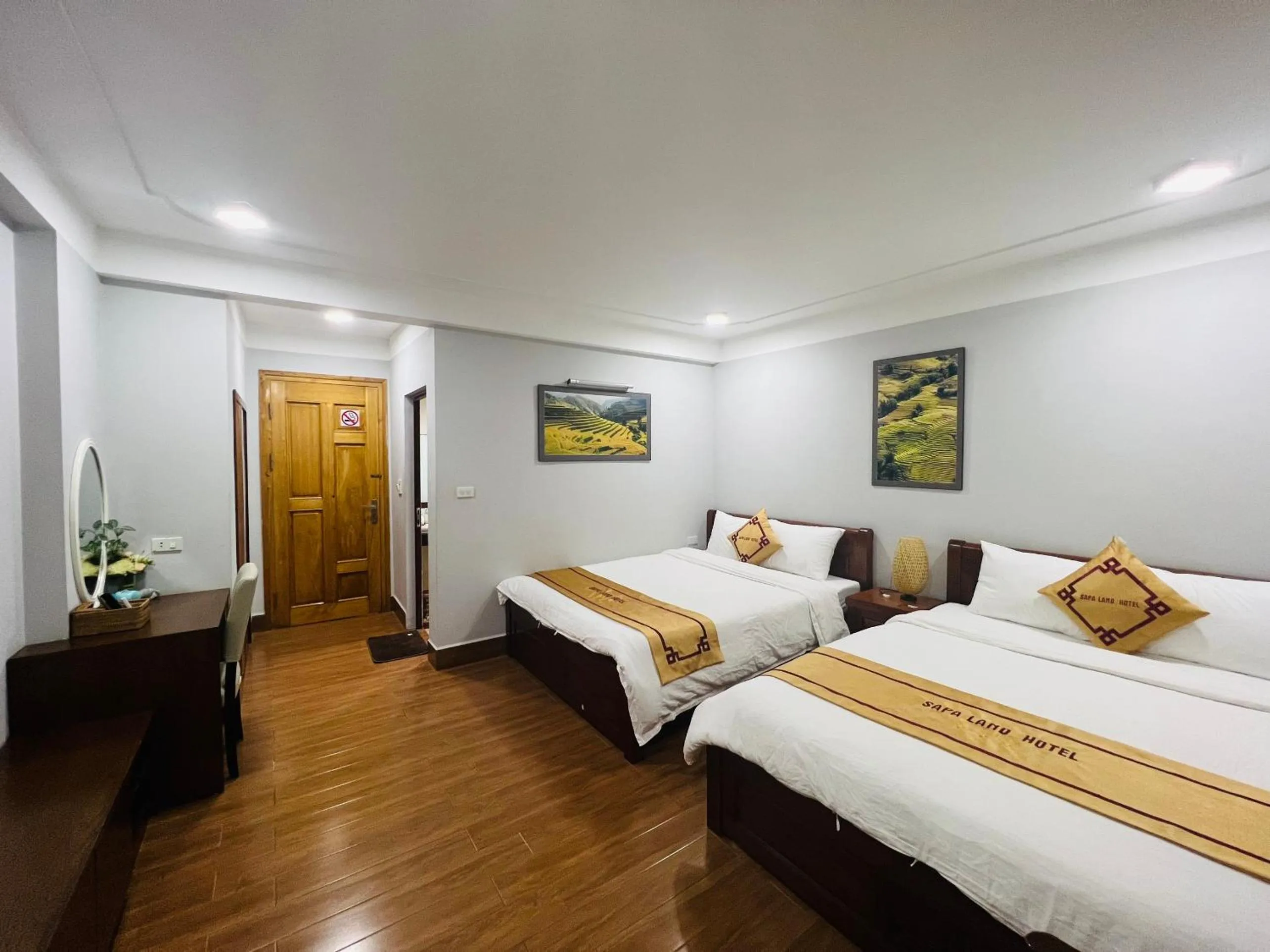 Photo of the whole room, Bed in Sapa Land Hotel