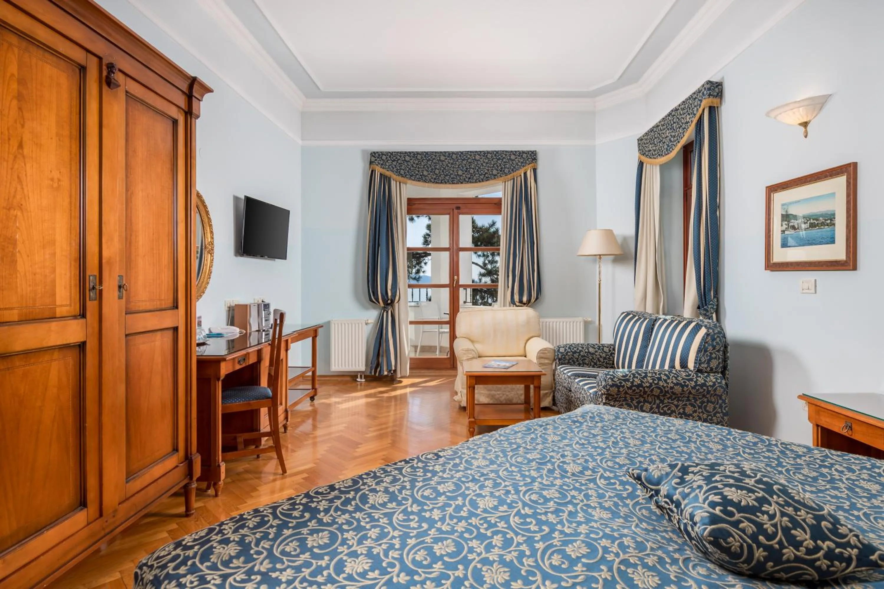 Photo of the whole room, Bed in Hotel Miramar