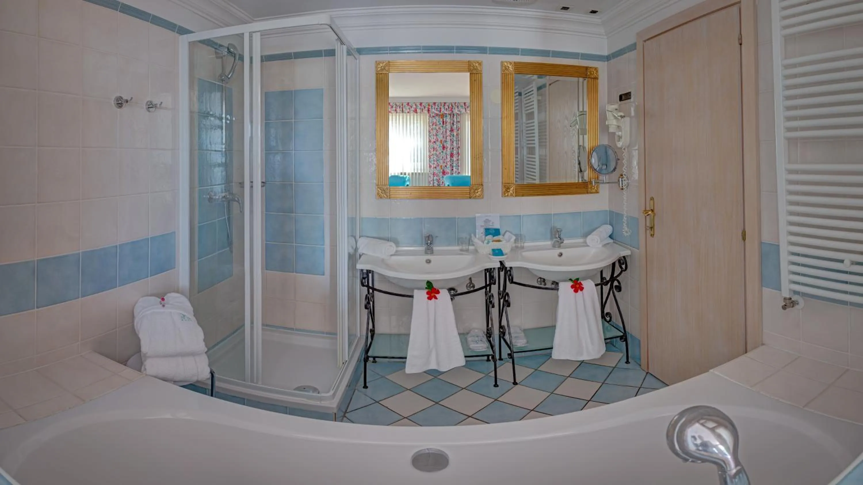 Shower in Hotel Miramar