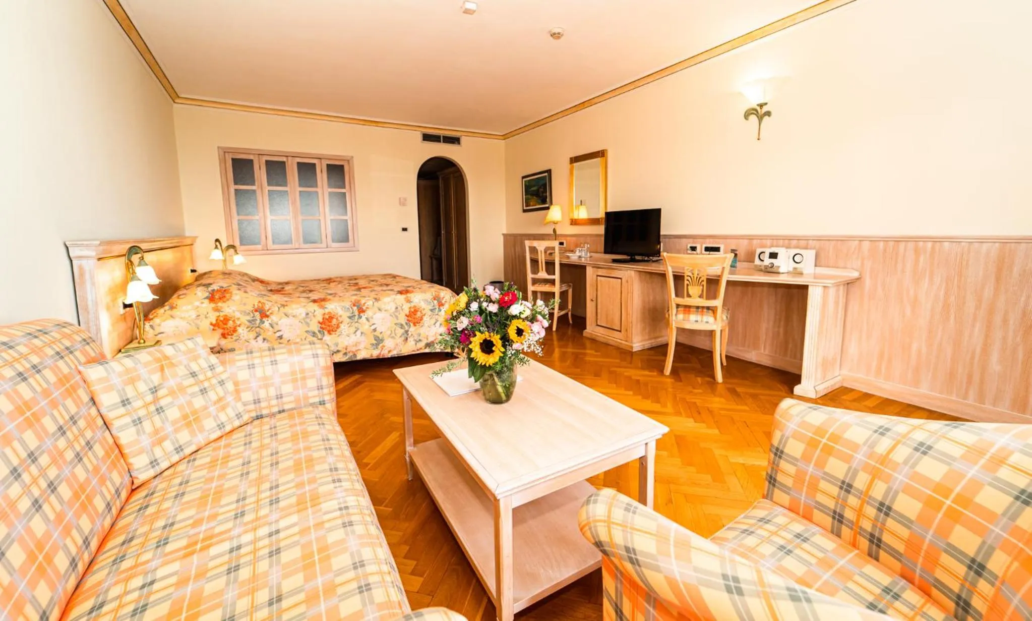 Communal lounge/ TV room in Hotel Miramar