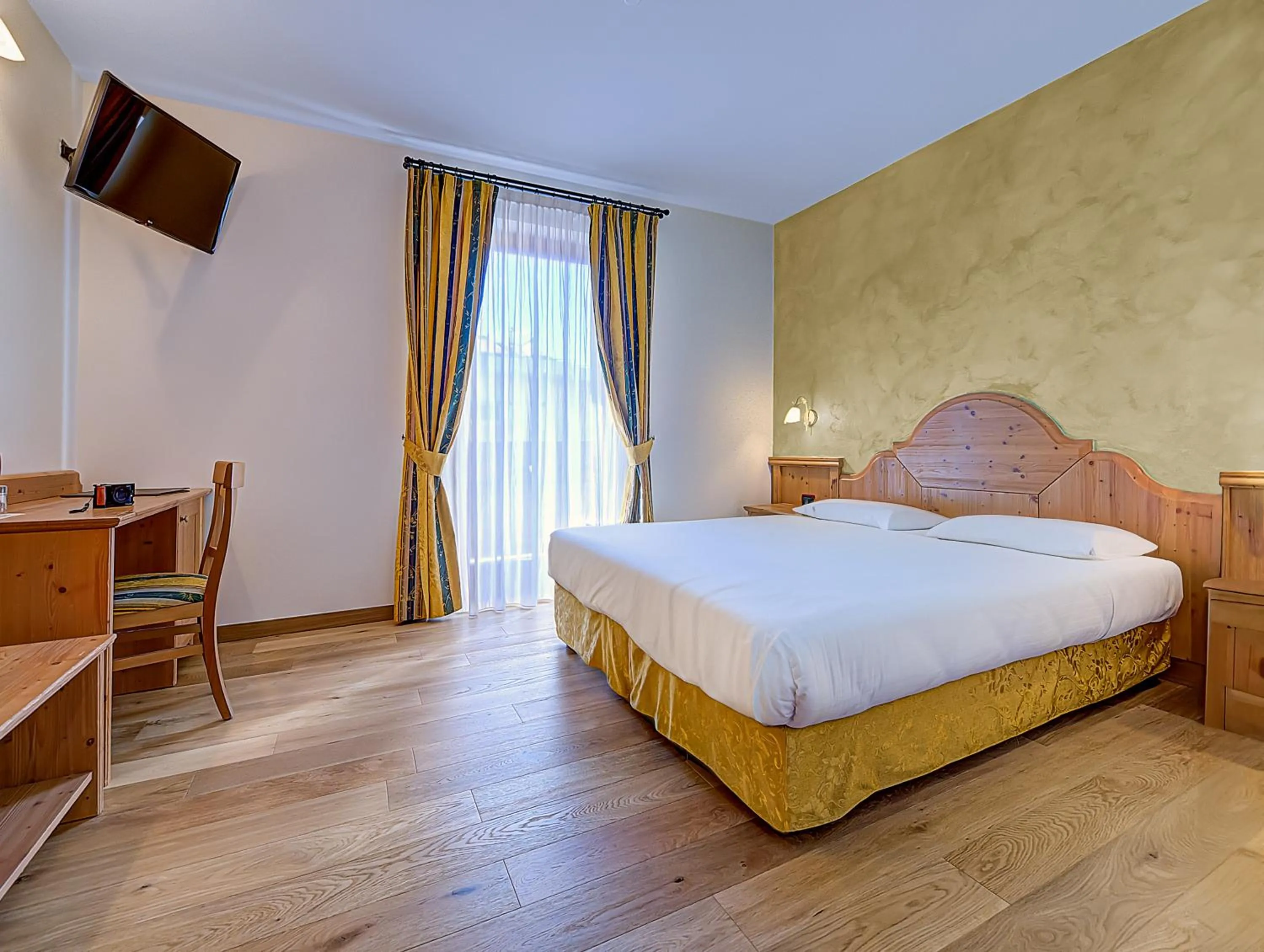 TV and multimedia, Bed in Hotel Garni La Vigna - Adult Friendly