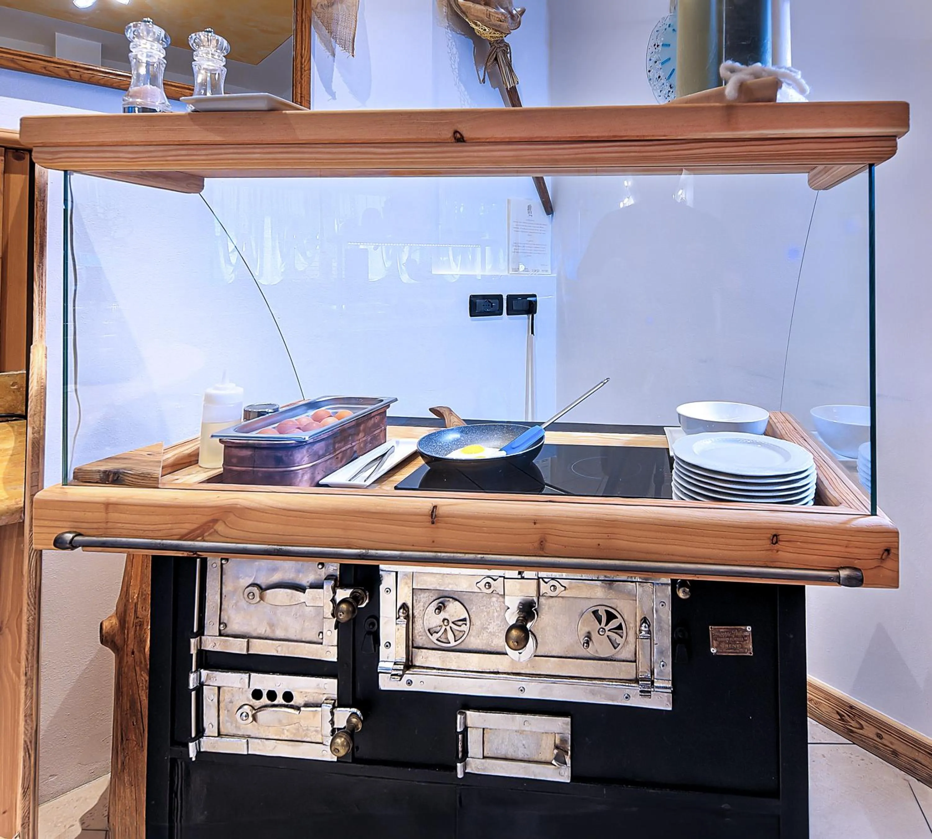 Breakfast in Hotel Garni La Vigna - Adult Friendly