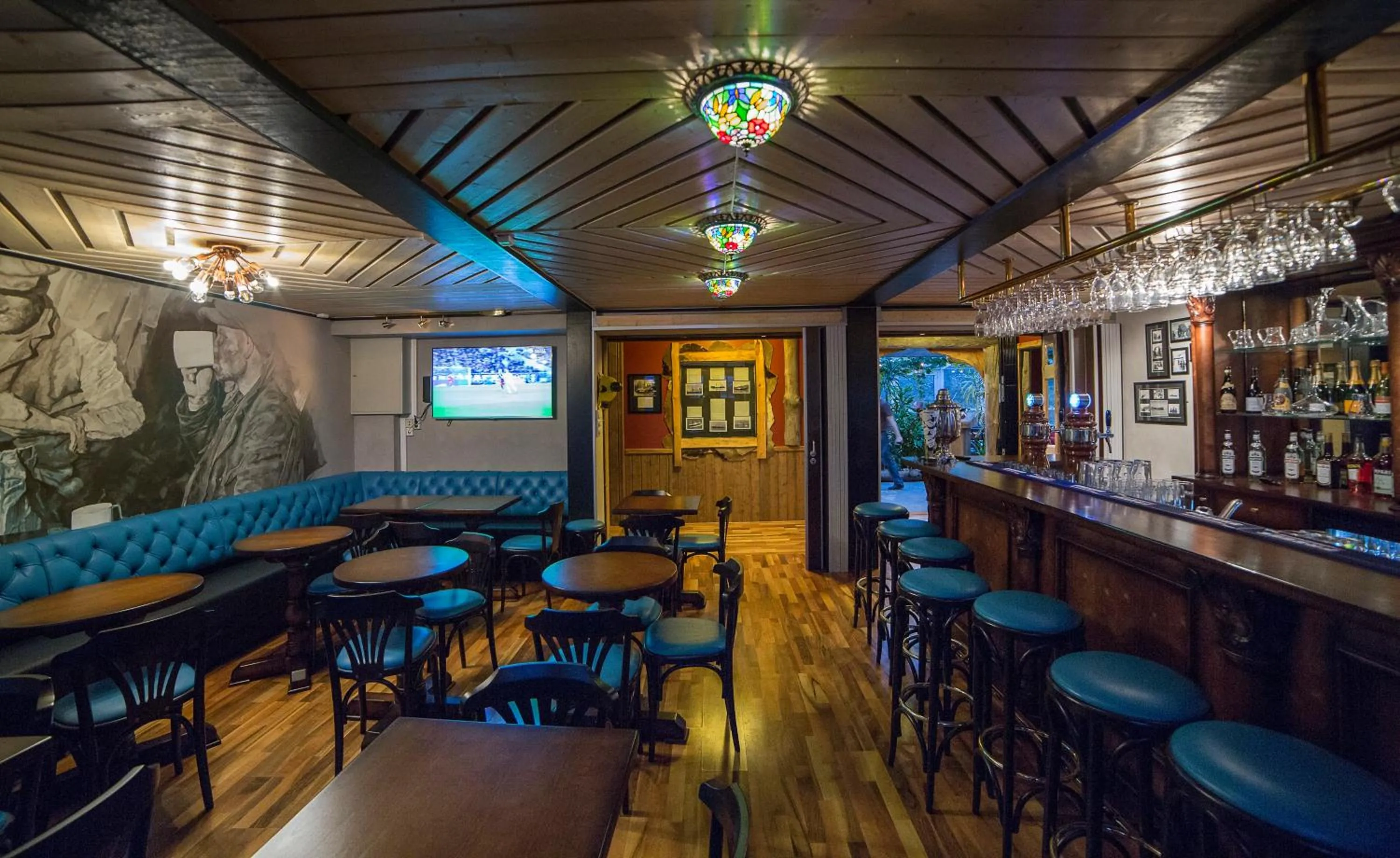 Restaurant/places to eat in Mary-Ann's Polarrigg