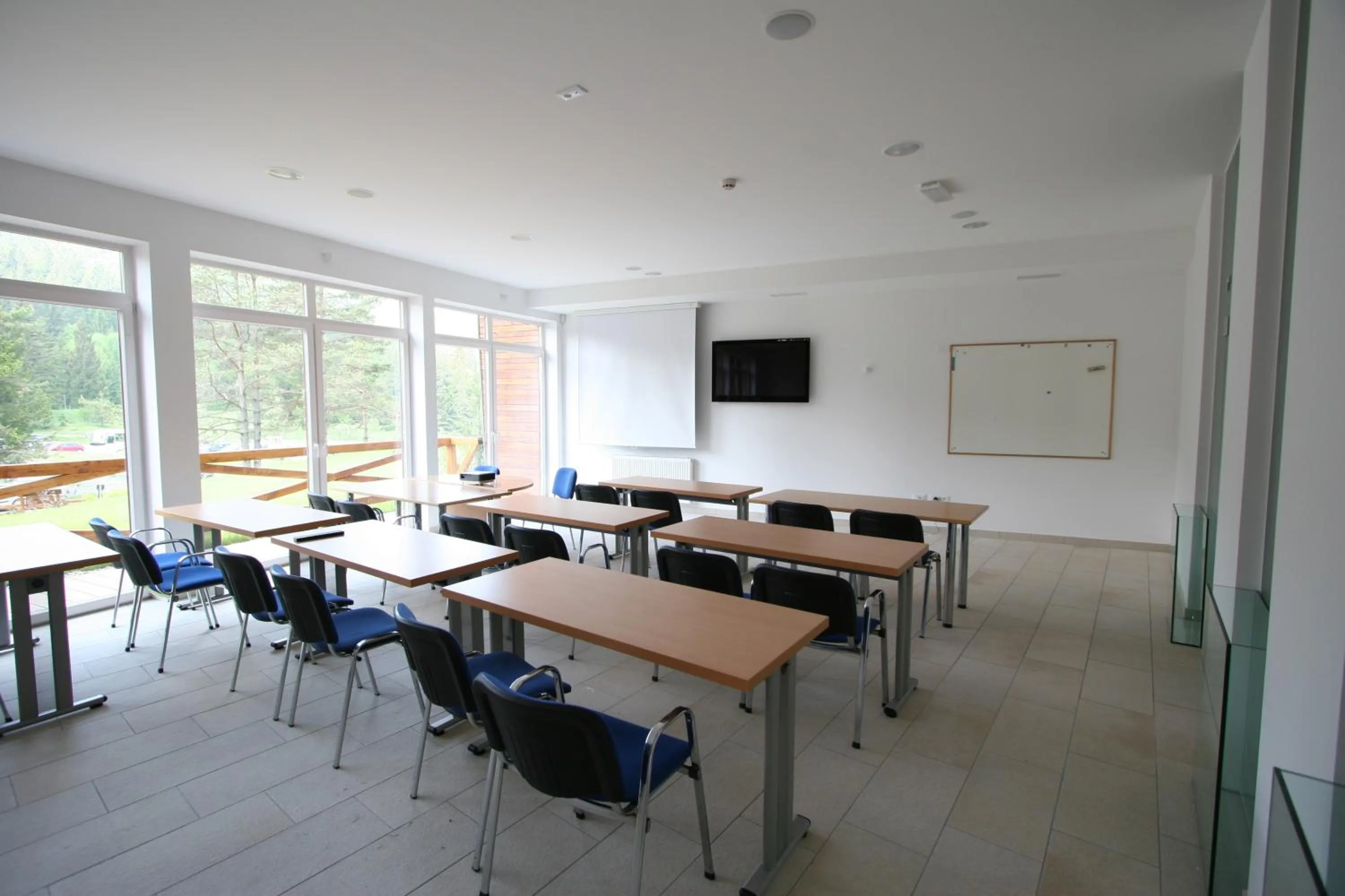 Communal lounge/ TV room in Hotel Rakitna