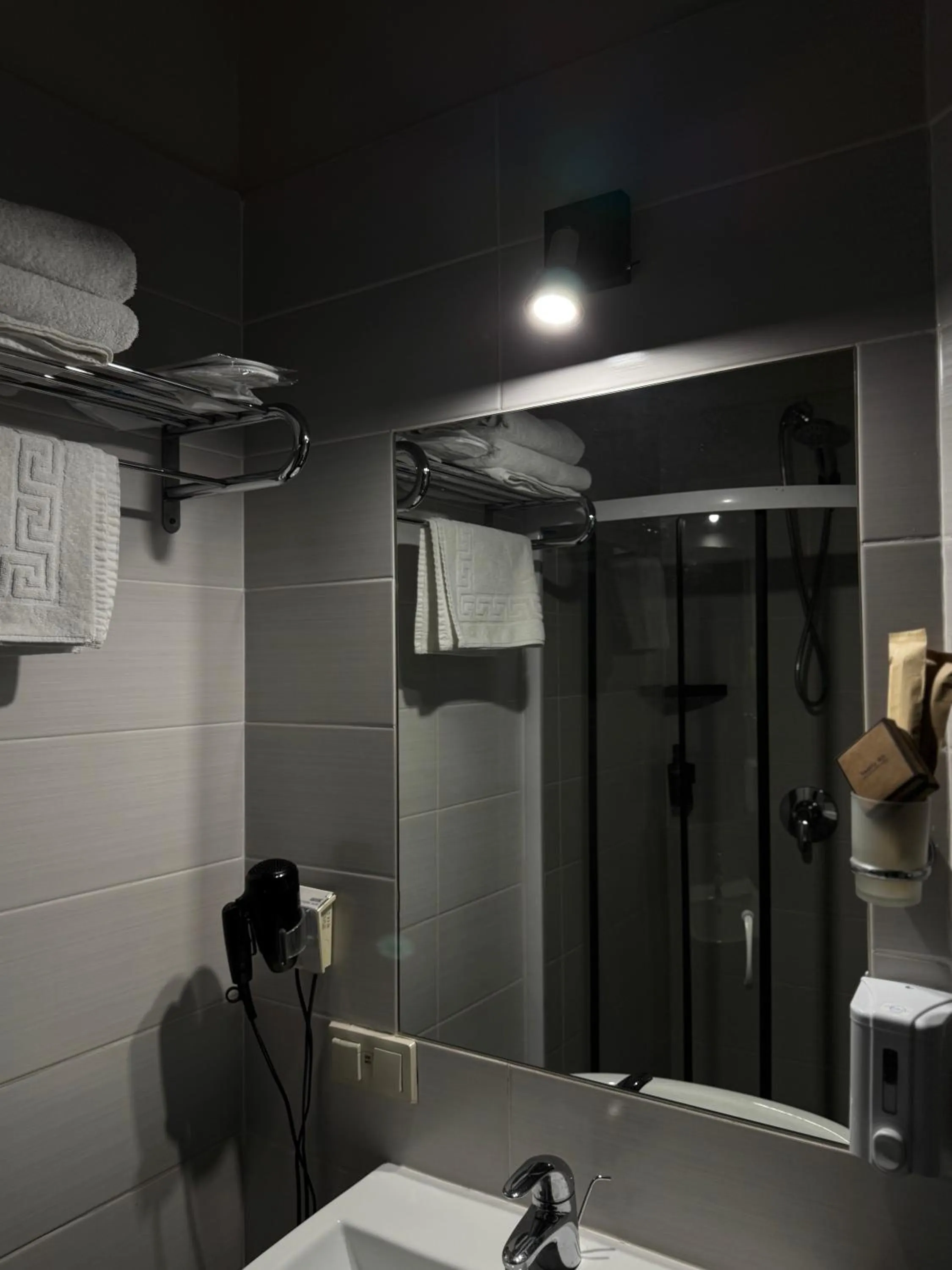 Shower in DREAM Hostel Kyiv