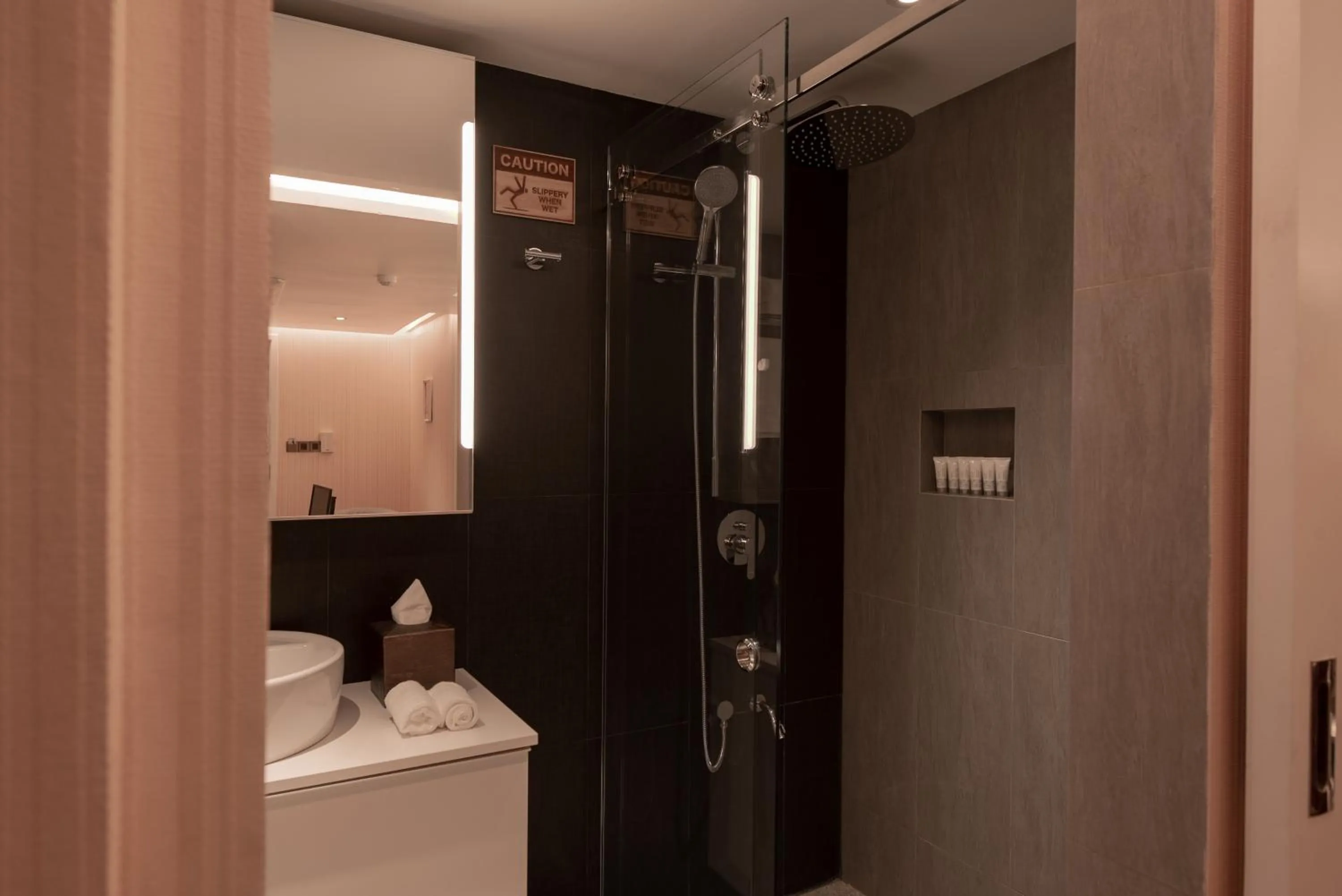 Shower in Amina Residency