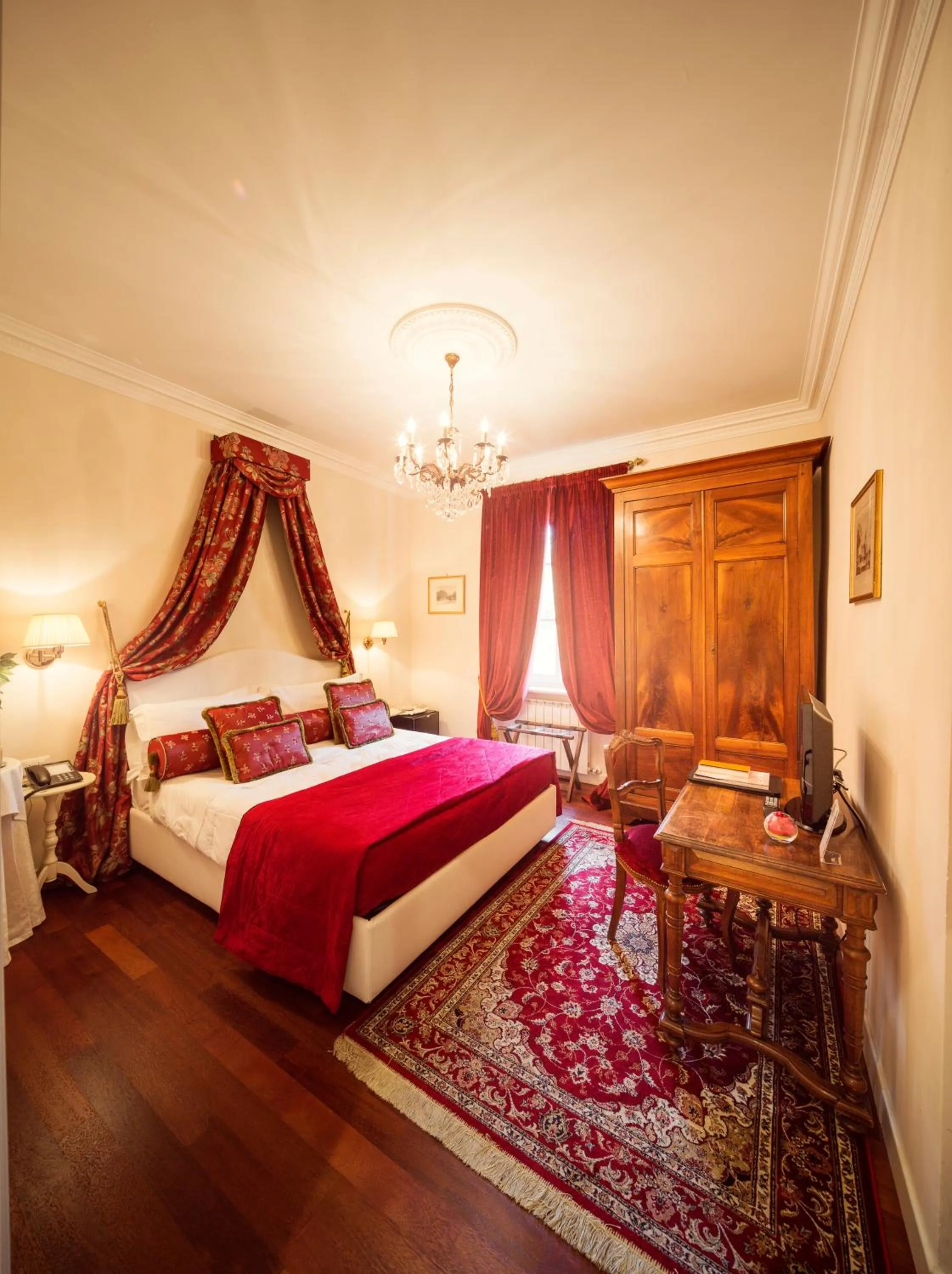 Bed in Duchessa Margherita Chateaux & Hotels