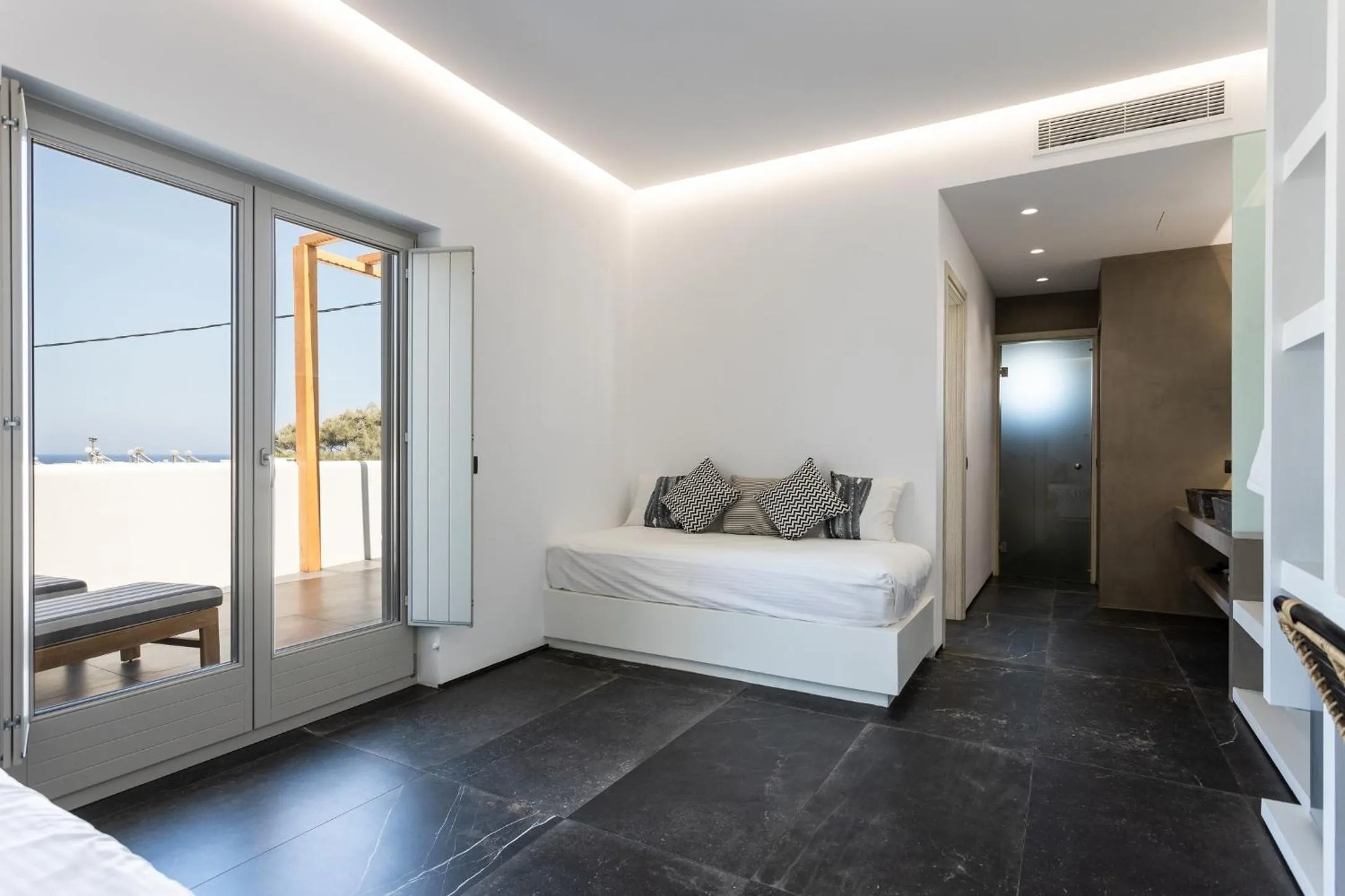 Living room, Bed in Aegean Gem