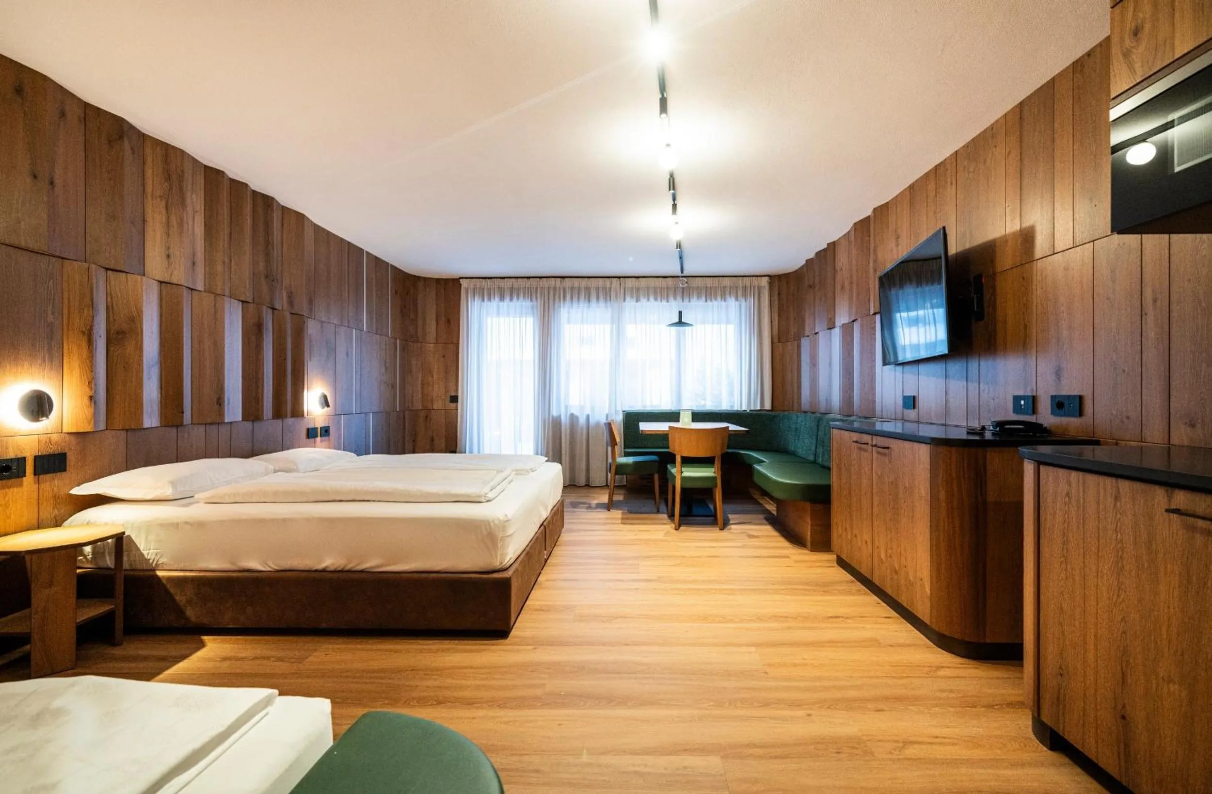 Photo of the whole room, Bed in Residence Antares