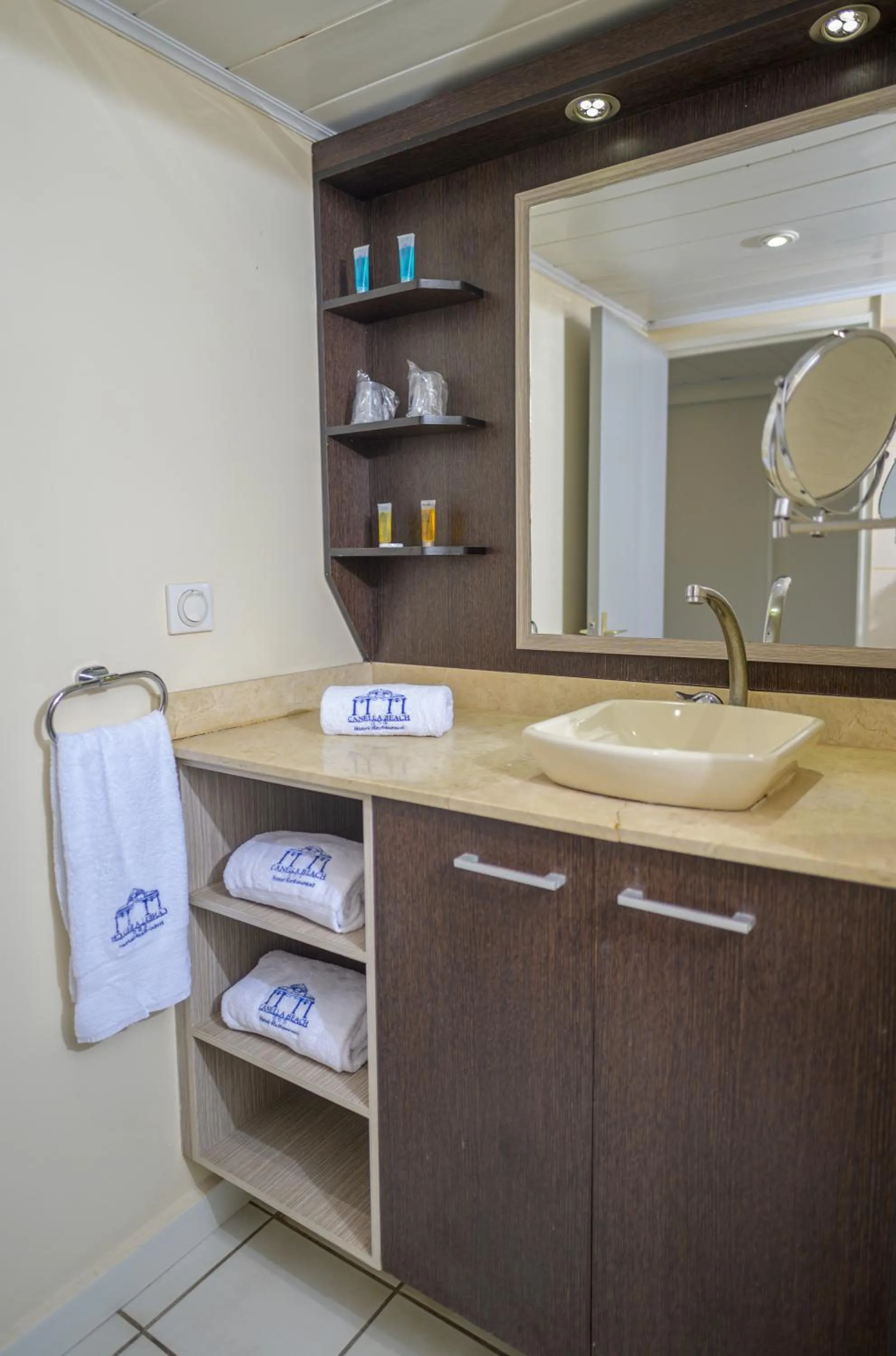 Bathroom in Canella Beach Hotel