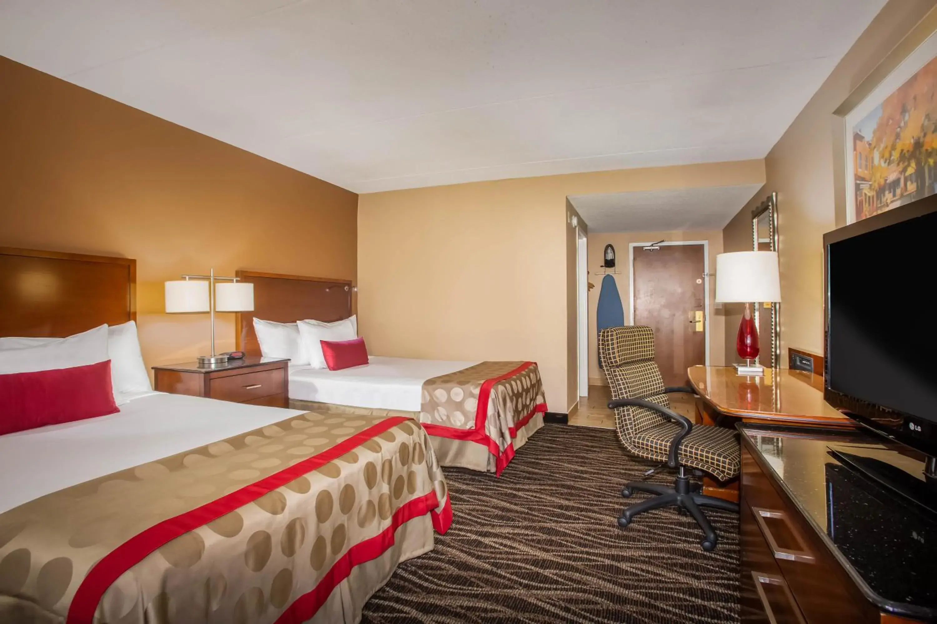 Double Room with Two Double Beds - Non-Smoking in Ramada by Wyndham Statesville Double Room with Two Double Beds - Non-Smoking in Ramada by Wyndham Statesville