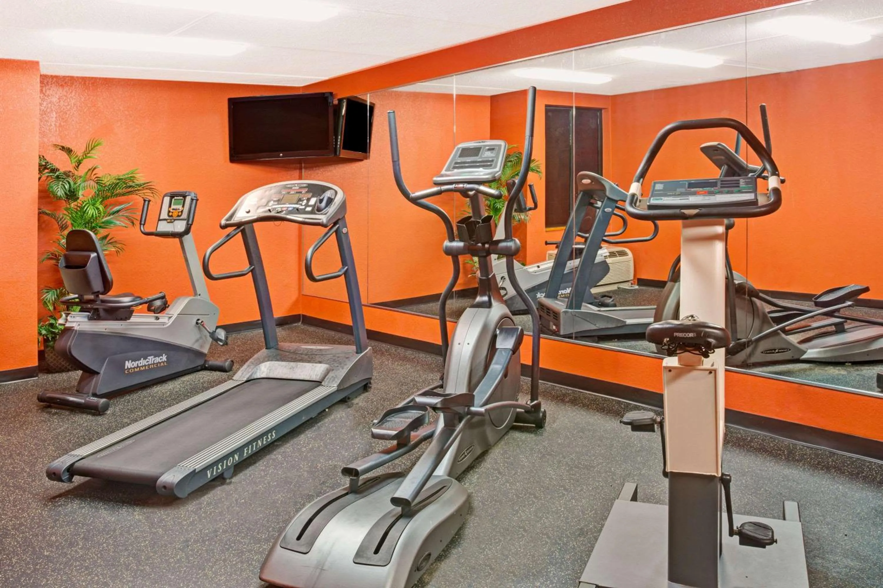 Fitness centre/facilities in Ramada by Wyndham Statesville