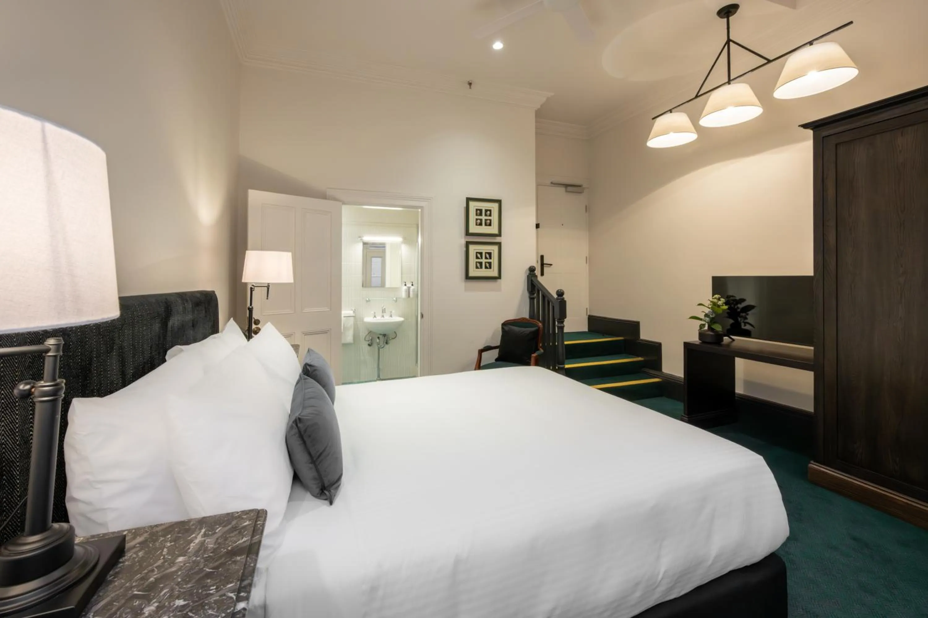 Bedroom, Bed in The Russell Boutique Hotel