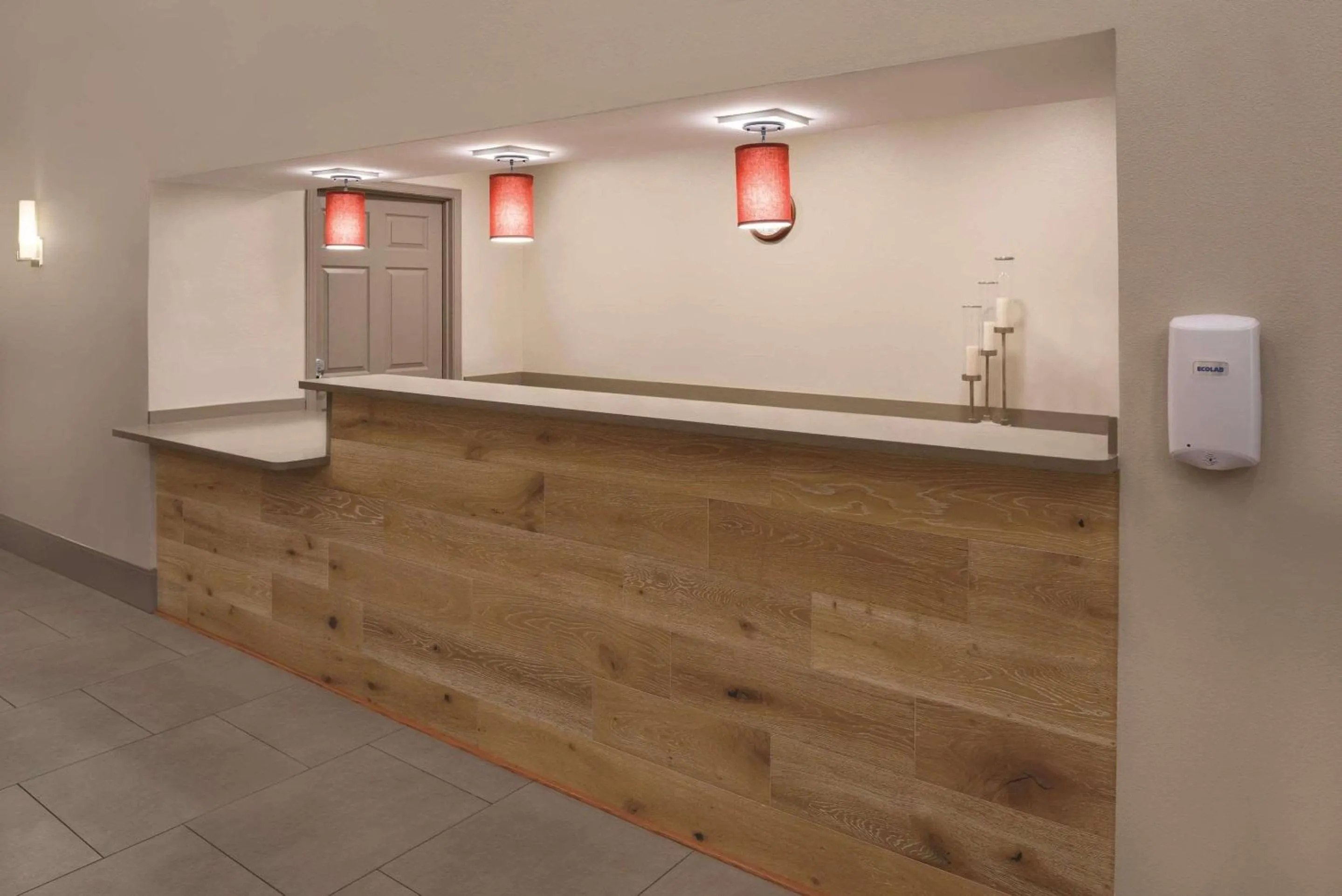 Lobby or reception in Country Inn & Suites by Radisson, Waterloo, IA