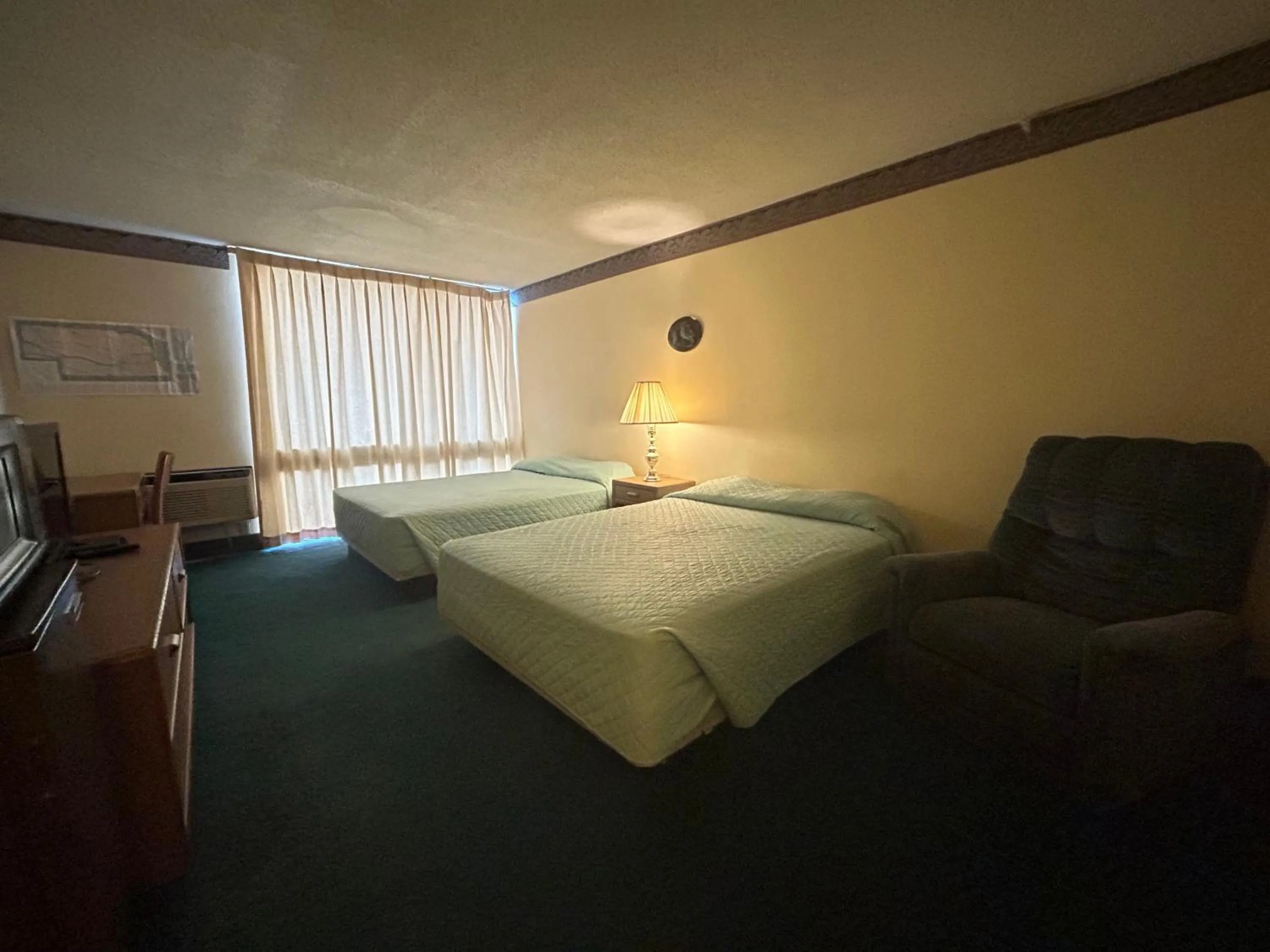 Bedroom, Bed in Candlelight Inn by Capital O Scottsbluff