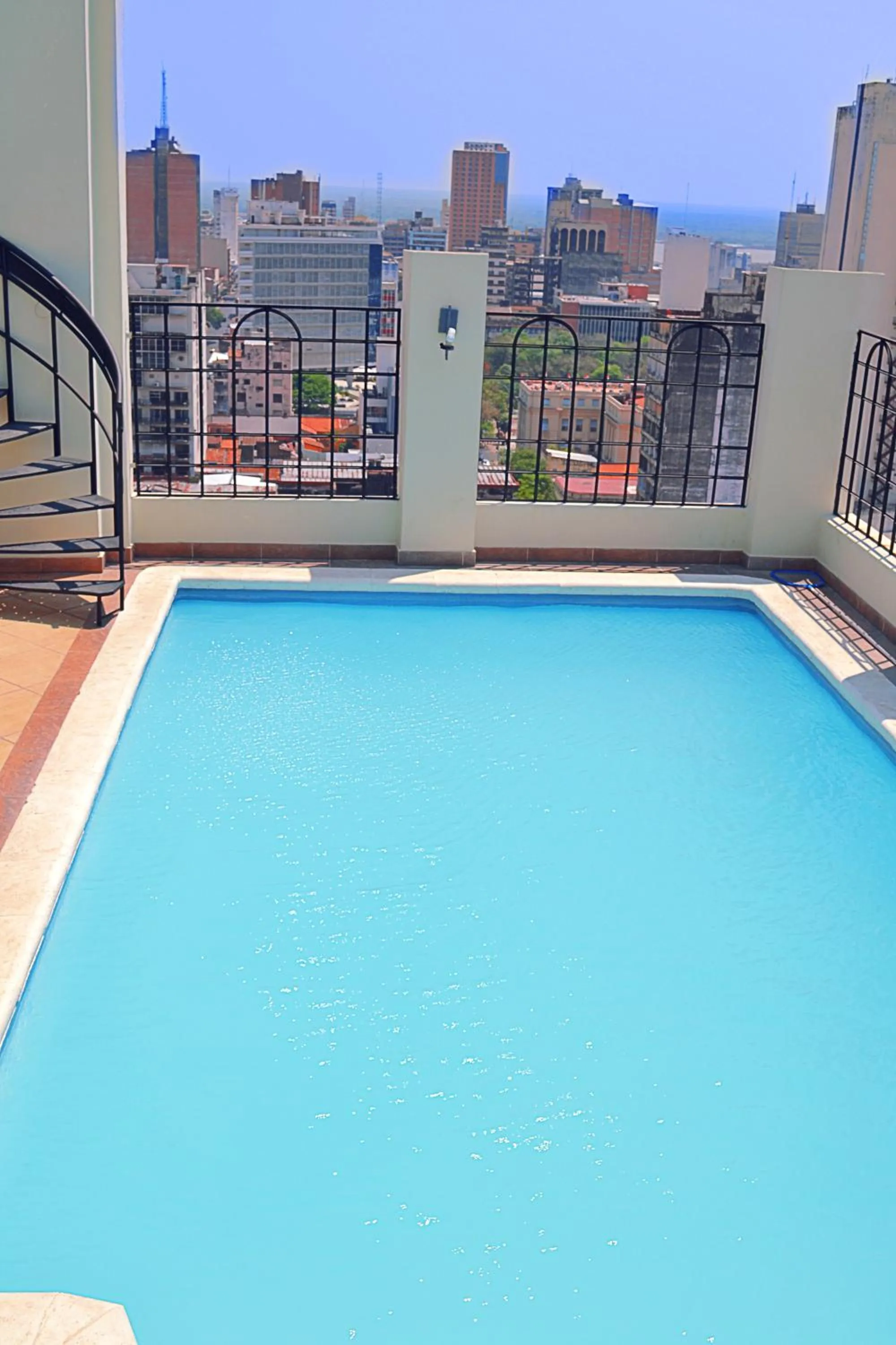 Pool view in Hotel Manduara